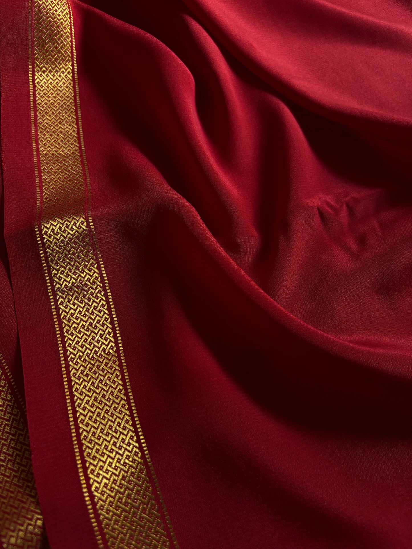 Nivedha : Solid Dark red