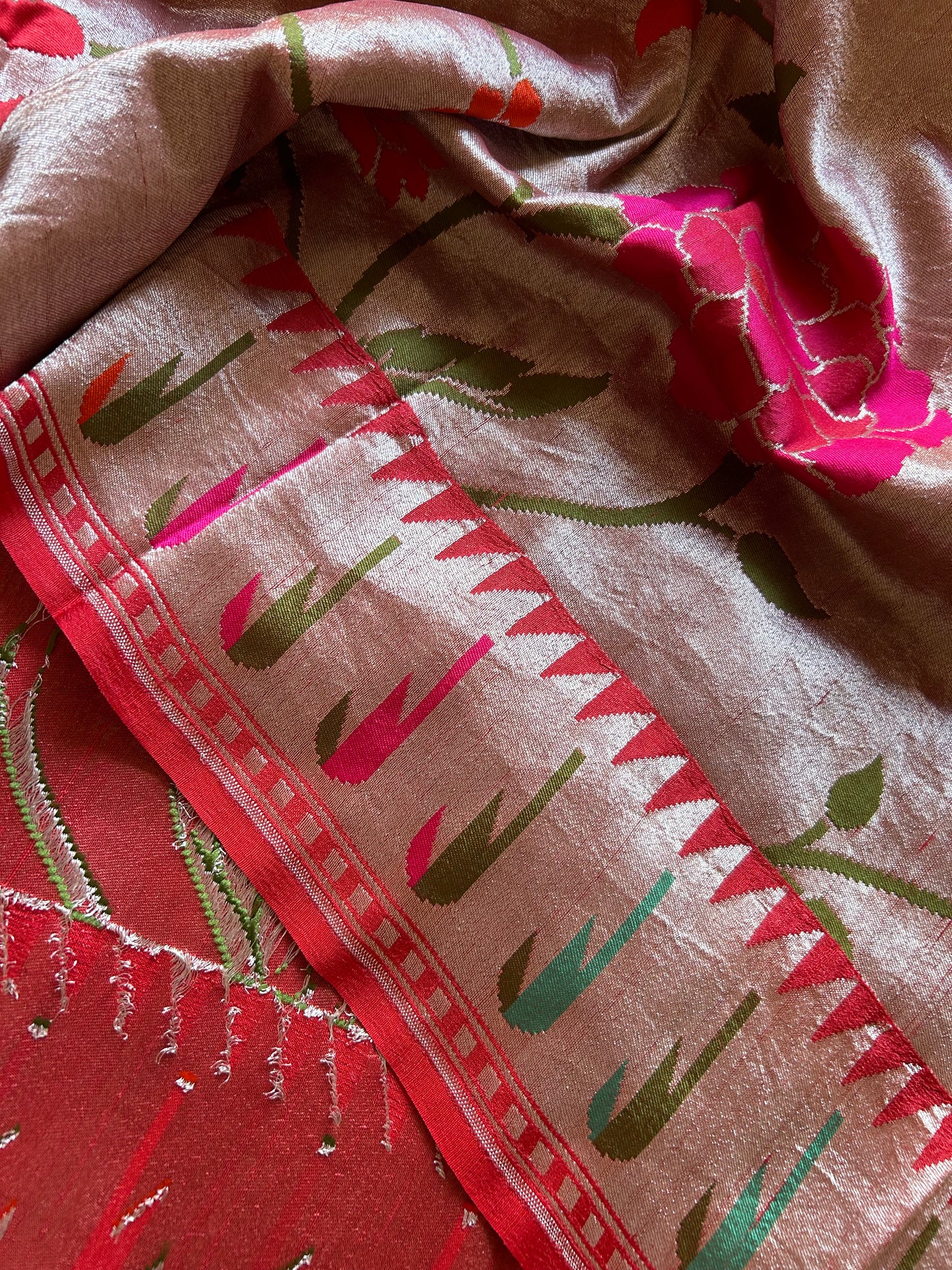 Vaidehi (2D) : Metallic silver-red