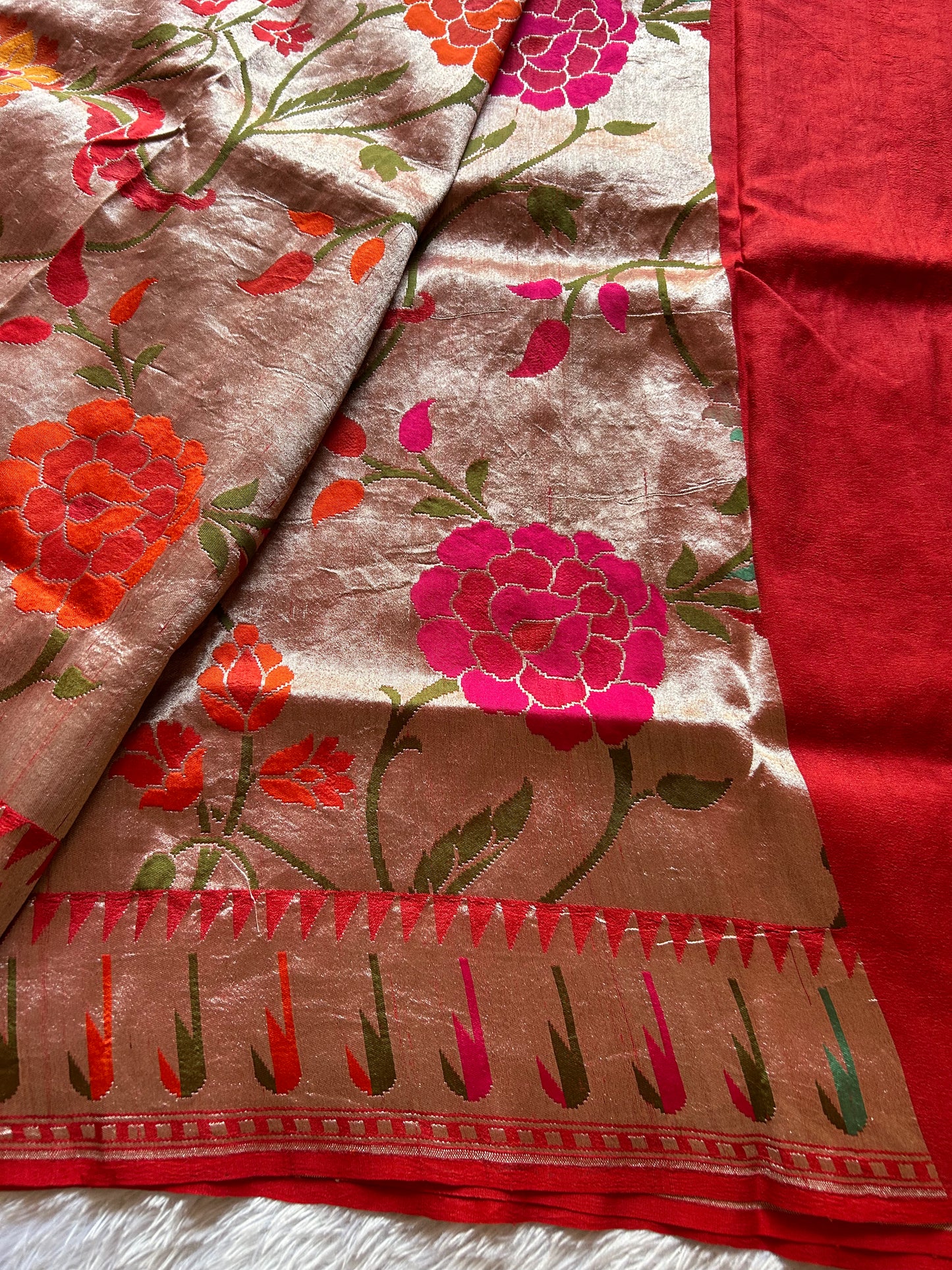 Vaidehi (2D) : Metallic silver-red