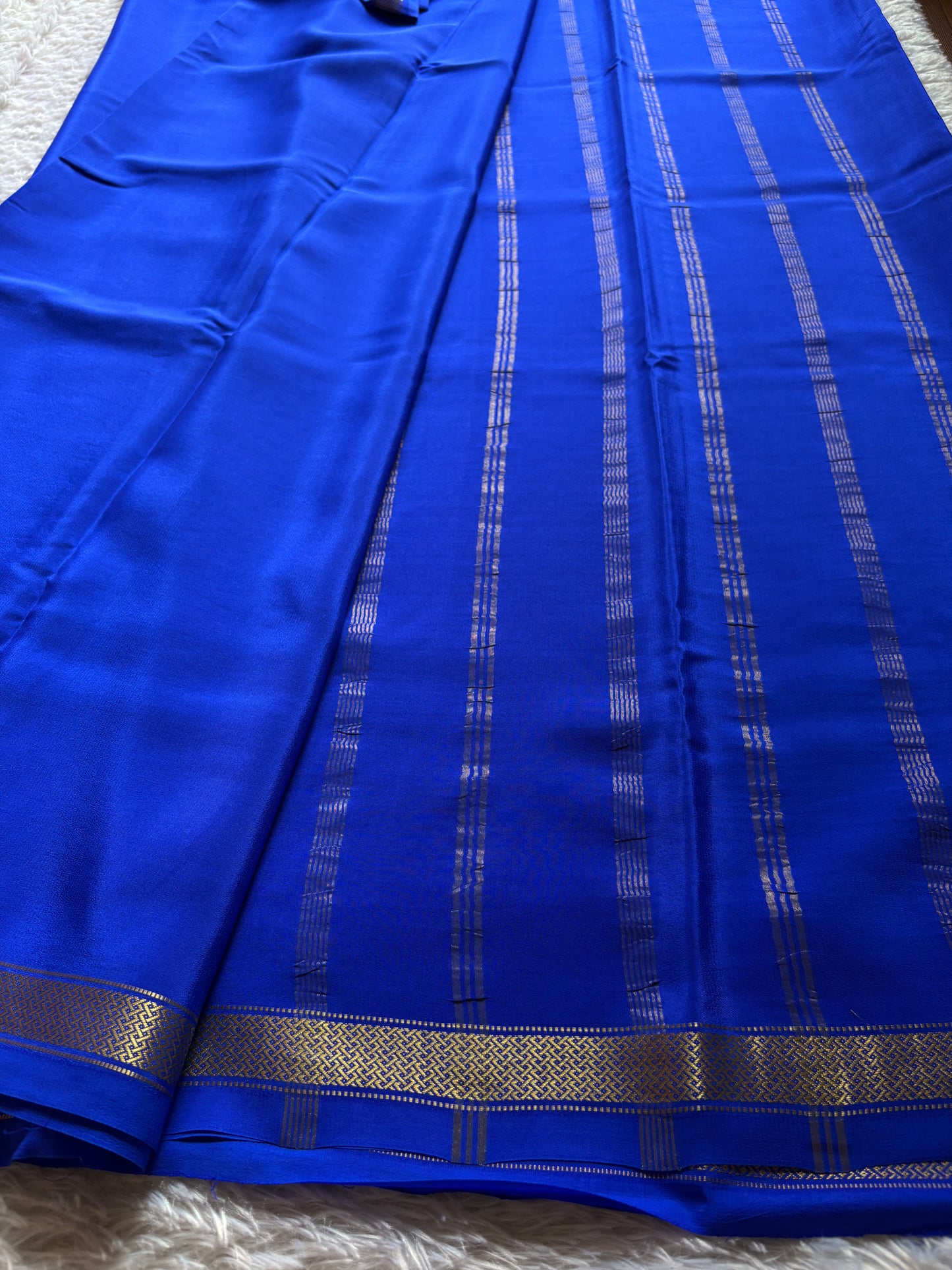 Nivedha : Solid Royal blue