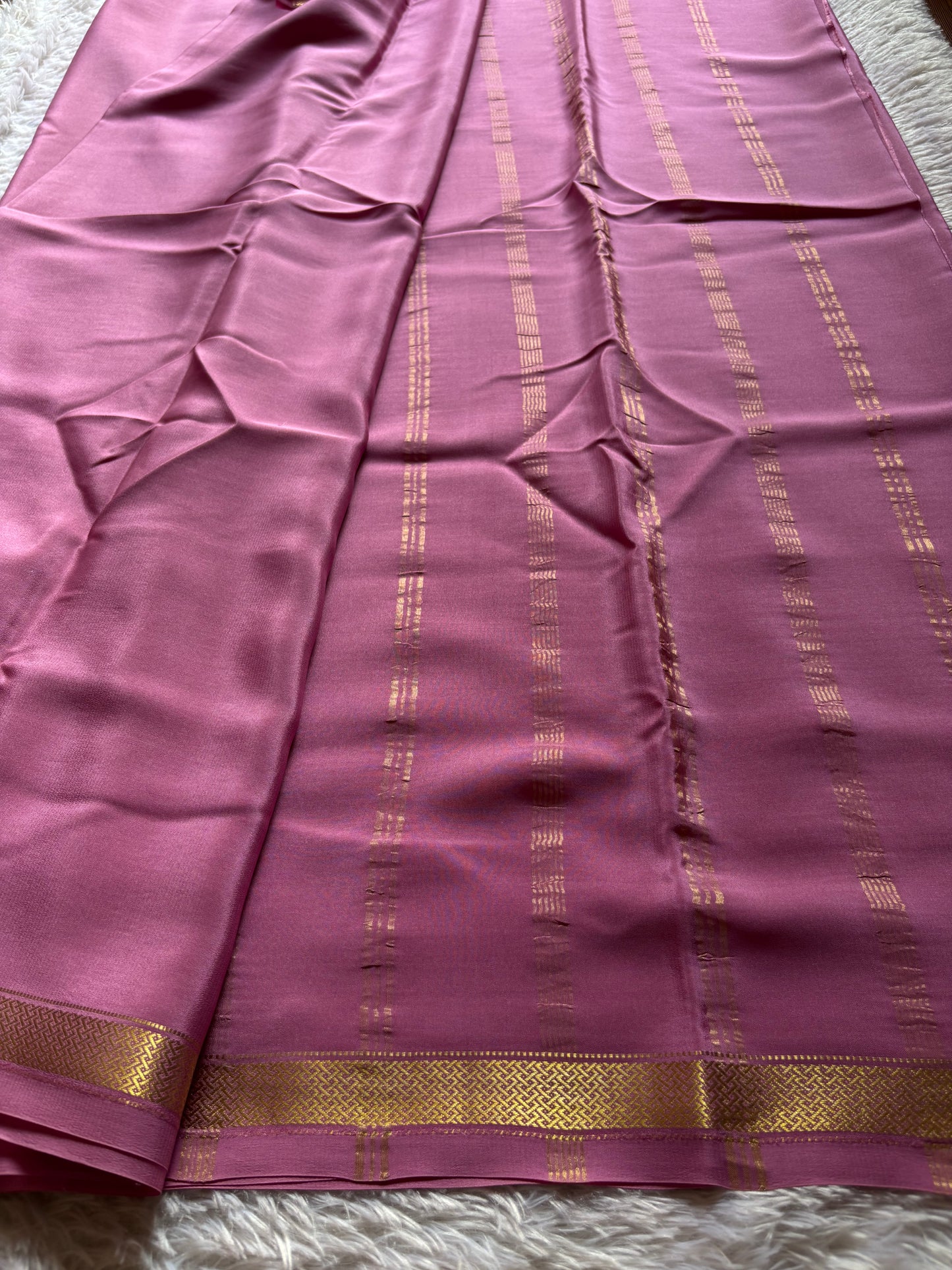 Nivedha : Solid Onion pink