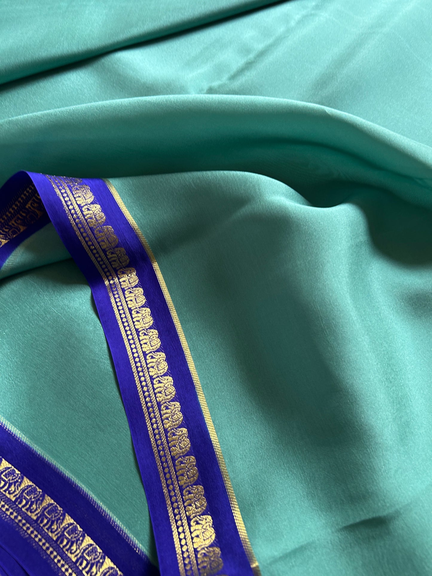 Gowri (2D) : Mint green-royal blue