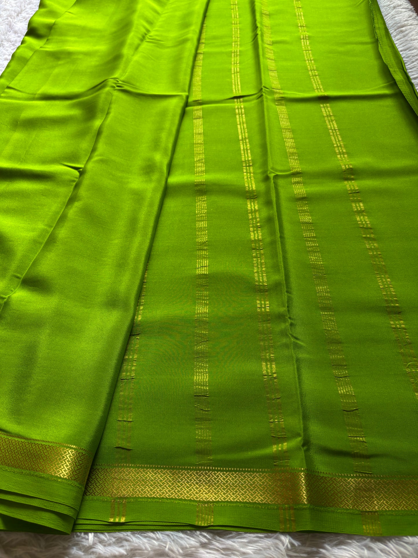 Nivedha : Solid Mehendi green