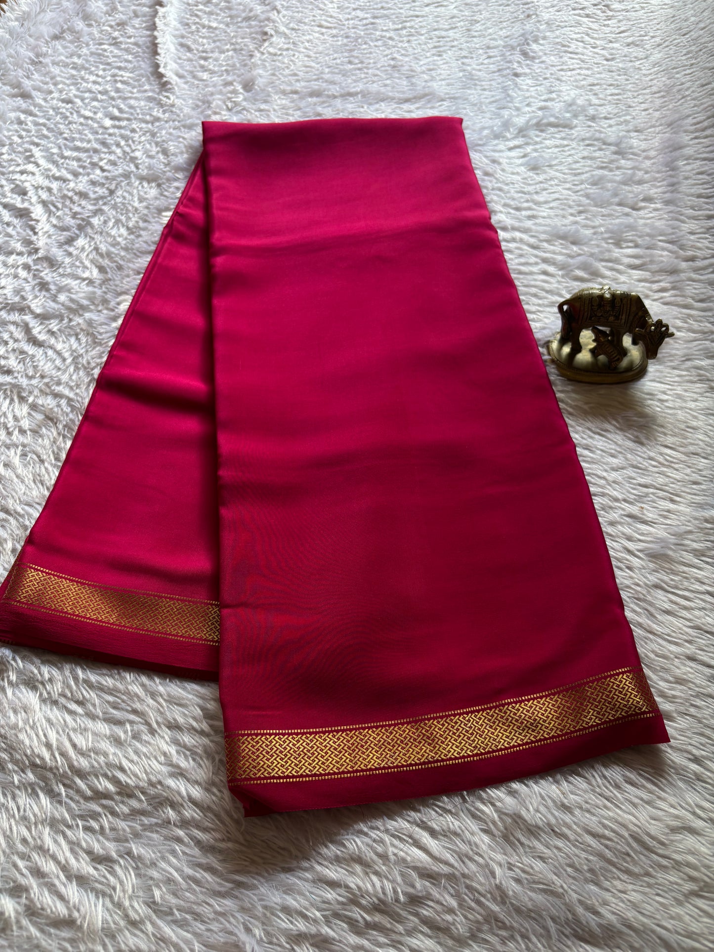 Nivedha : Solid Dark pink