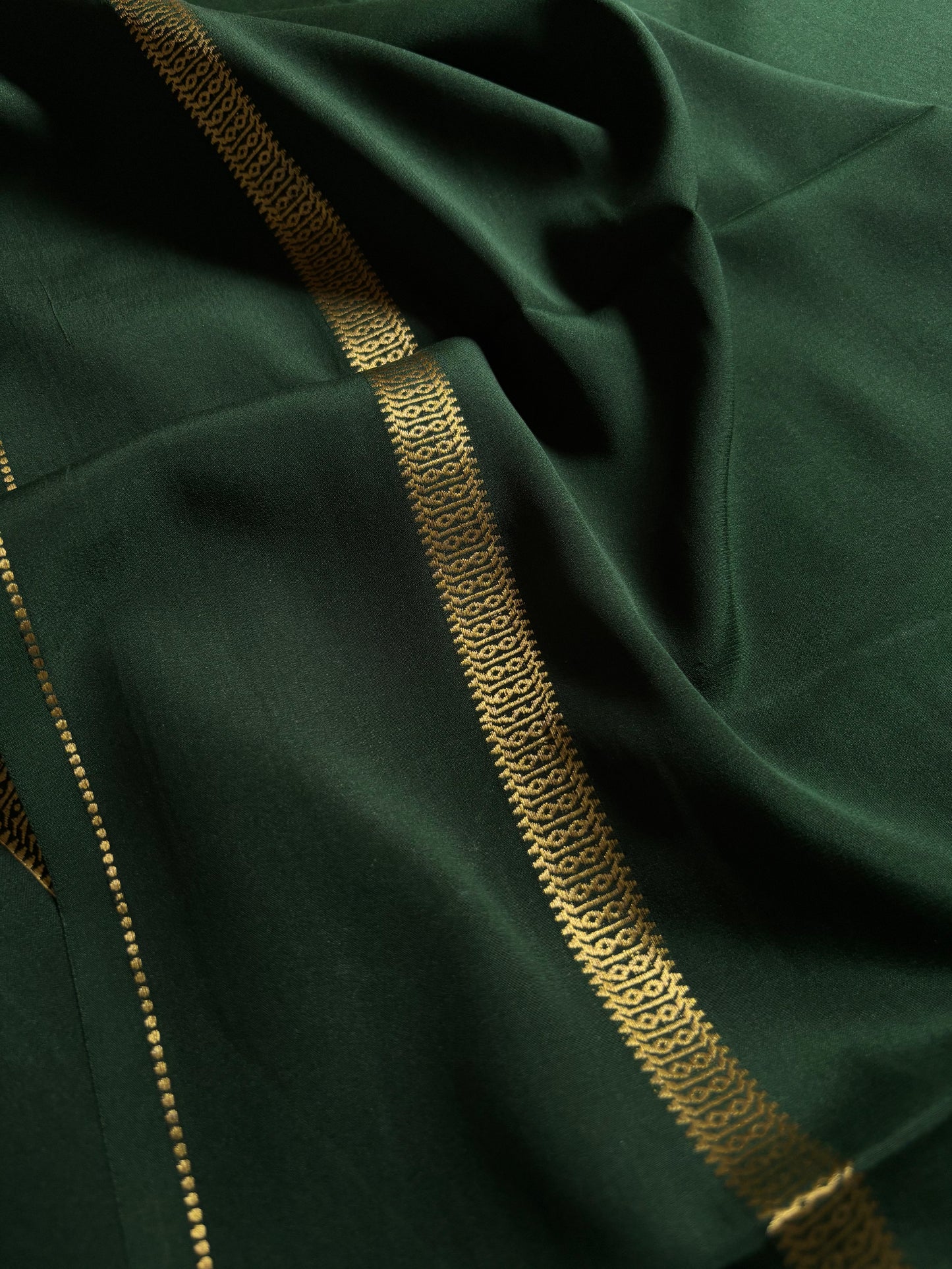 Vibha : Solid Dark green