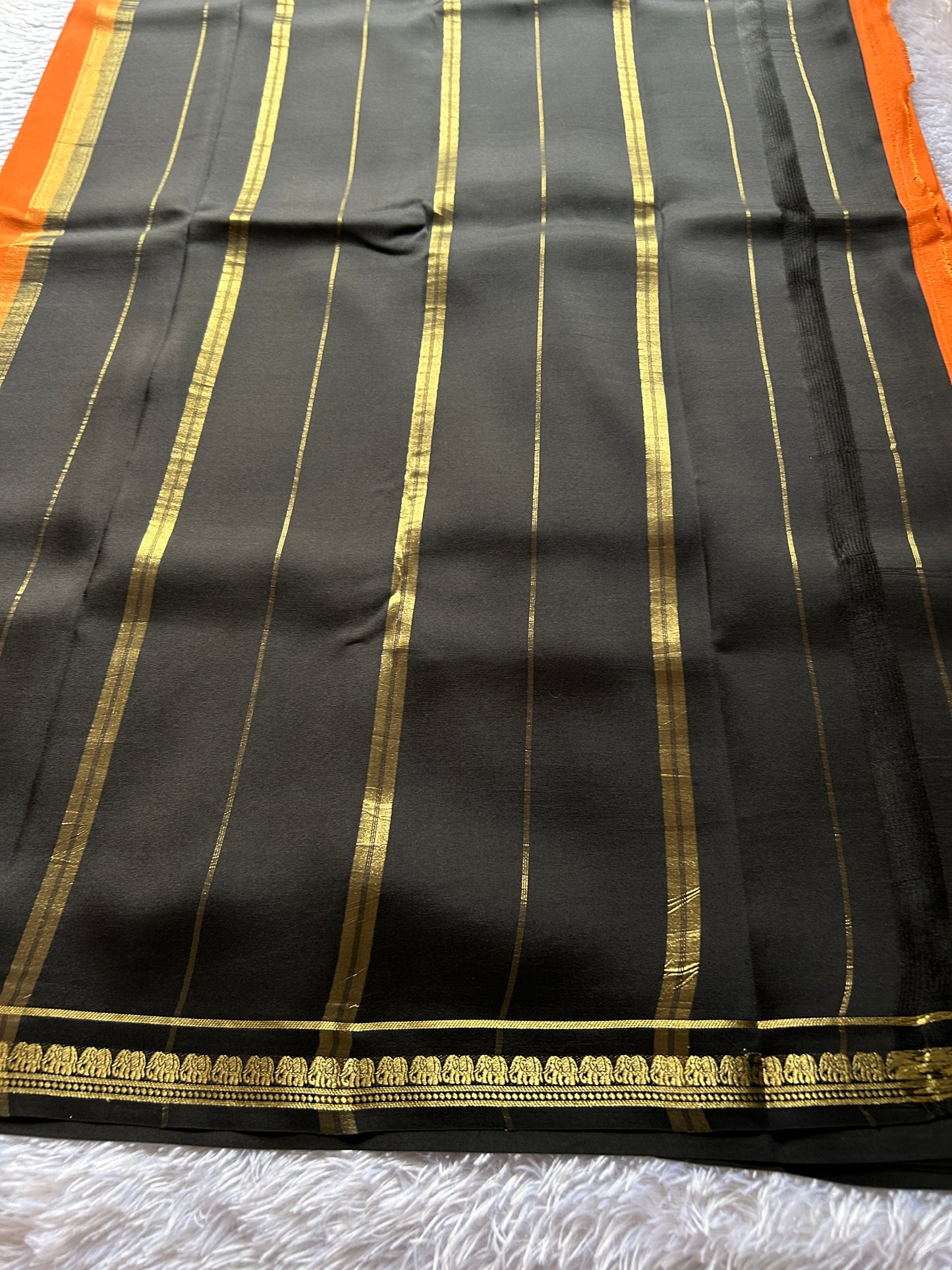 Gowri (2D) : Orange-black