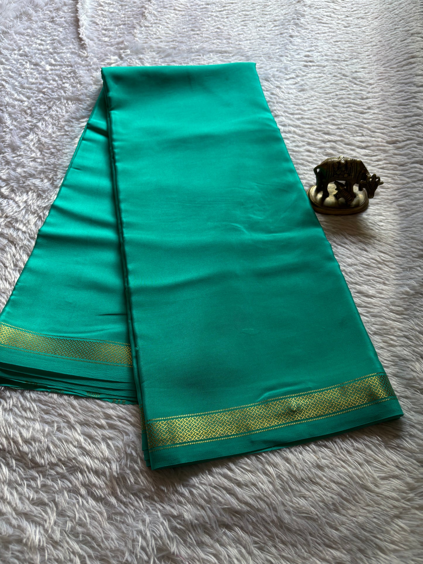 Nivedha : Solid Turquoise