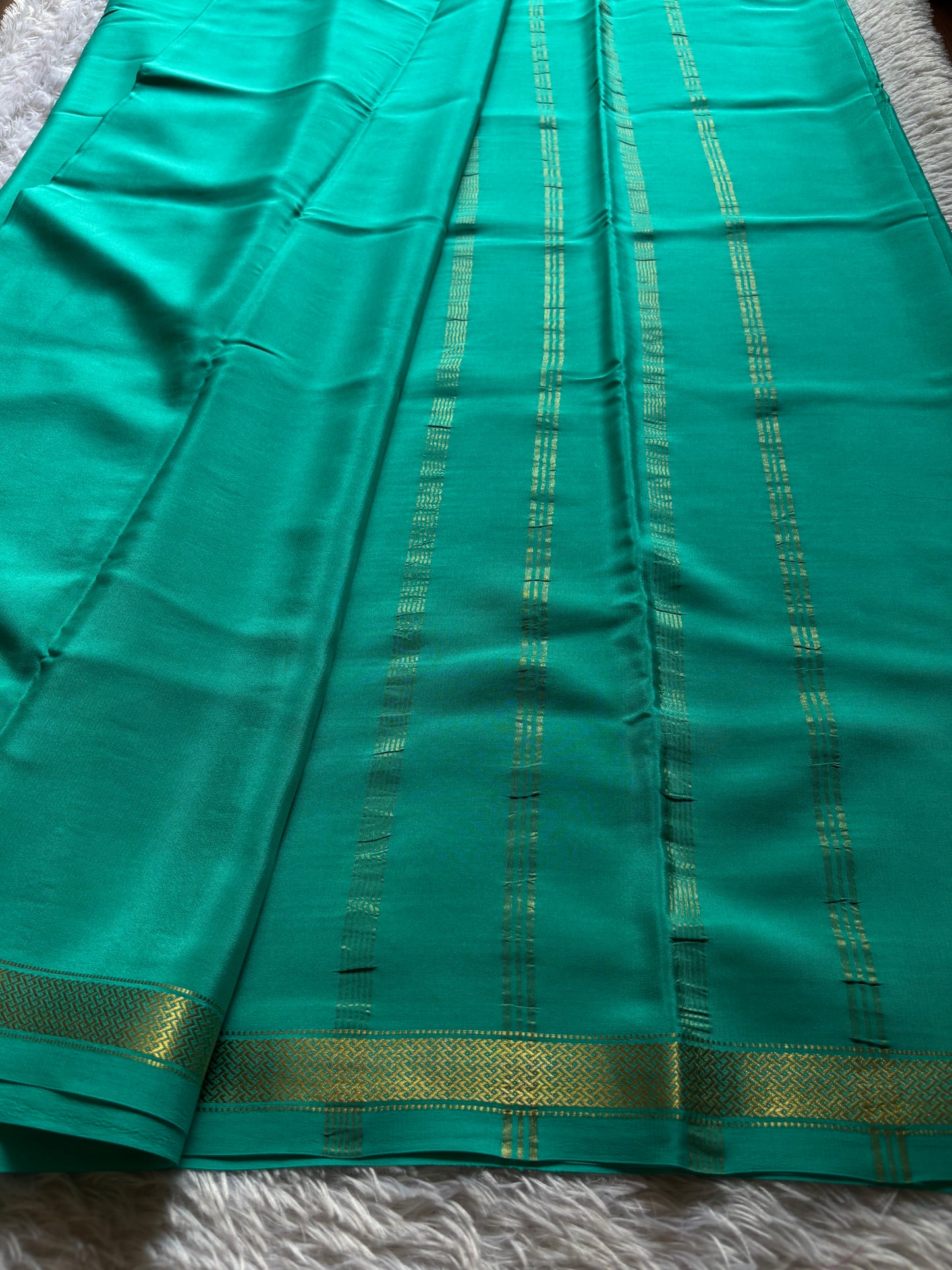 Nivedha : Solid Turquoise