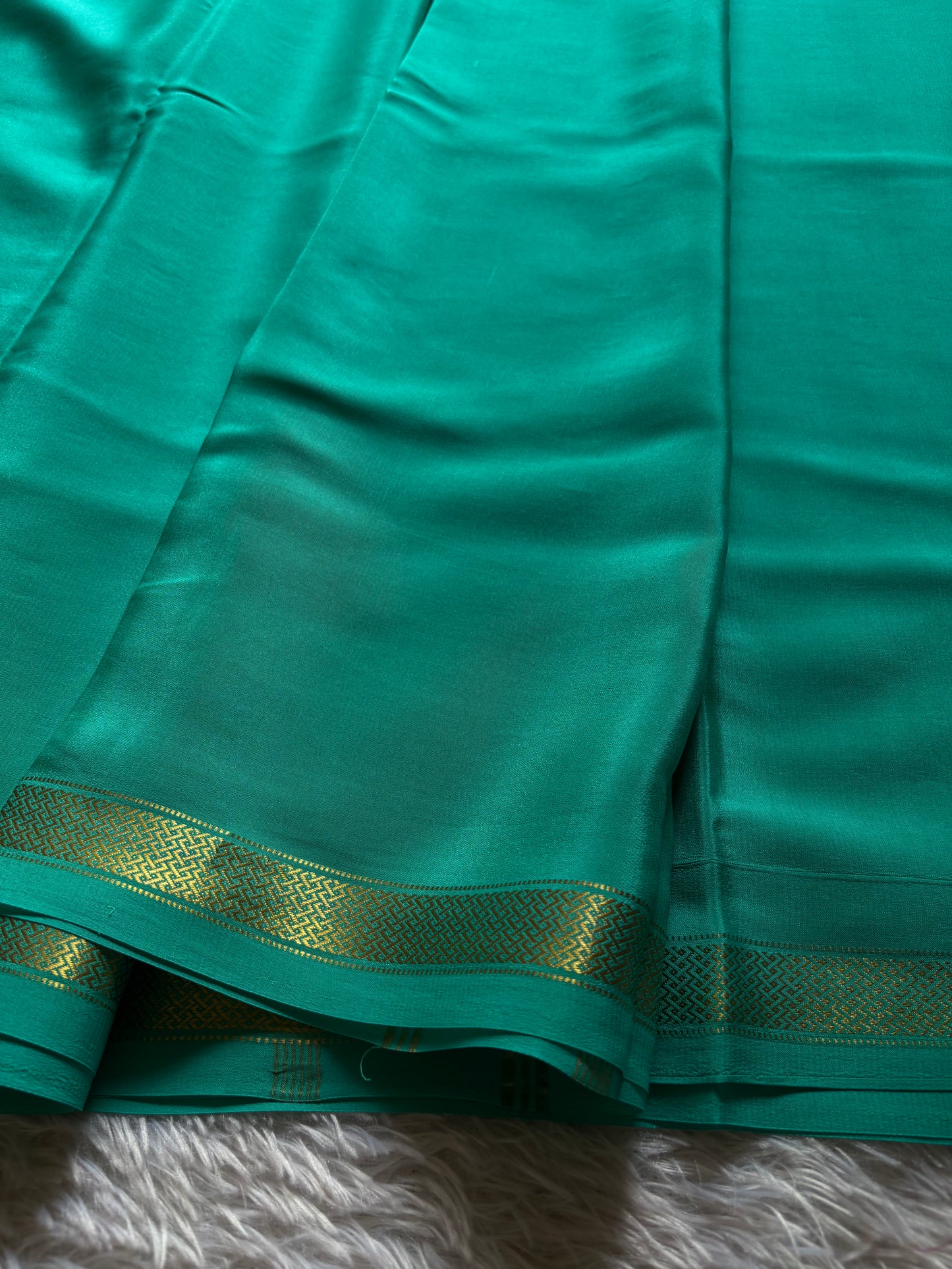 Nivedha : Solid Turquoise