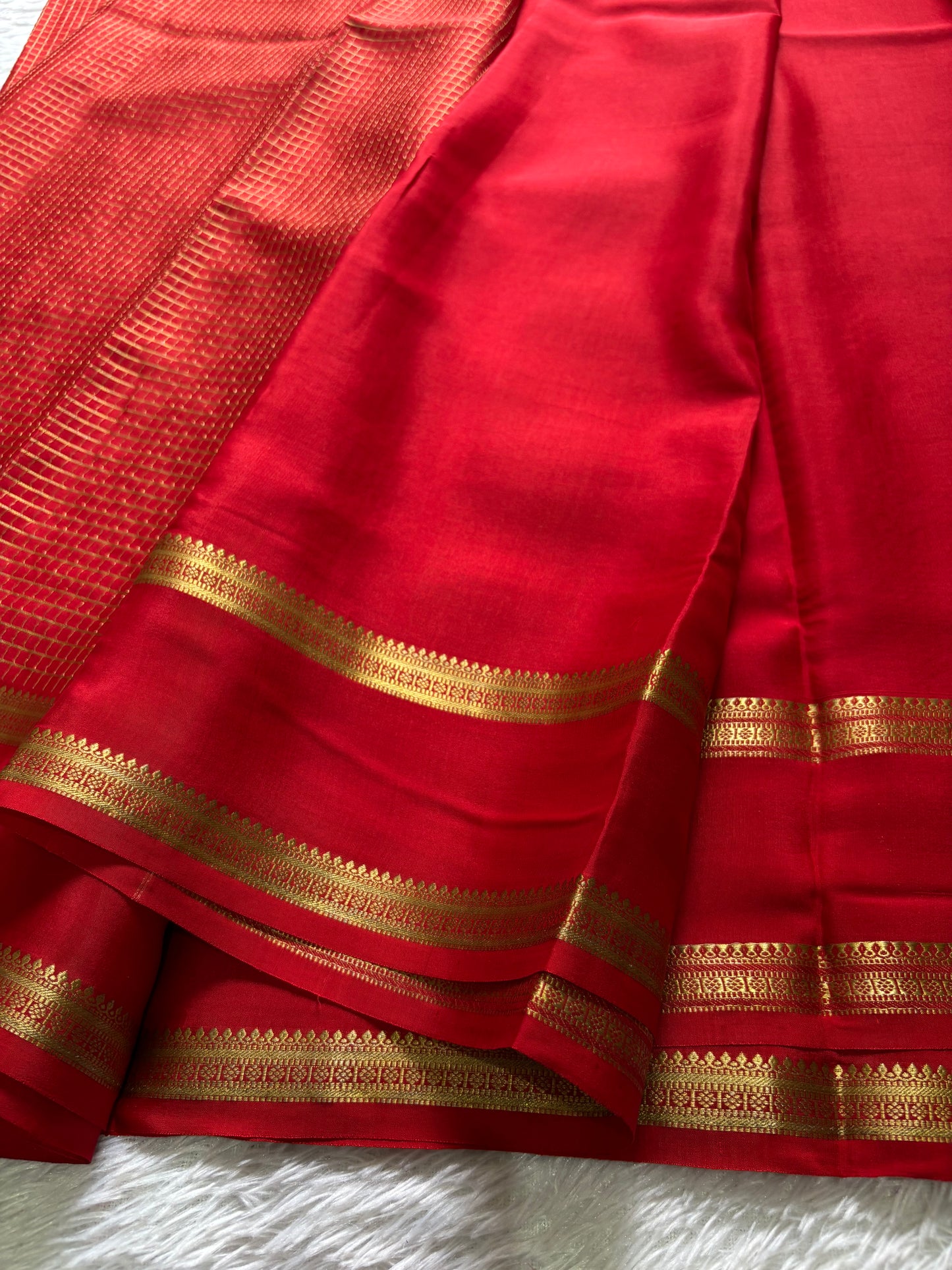 Himani : Solid Dark red