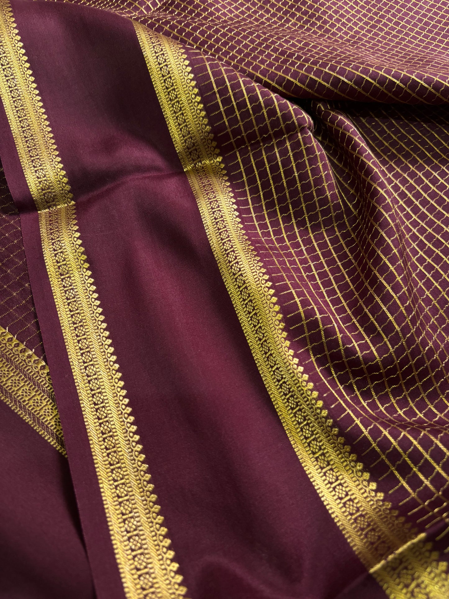 Himani : Solid Dark wine