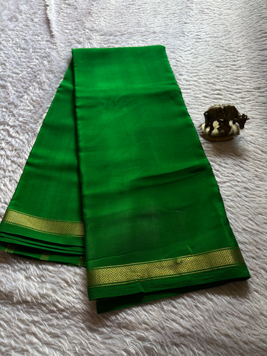 Nivedha : Solid Leaf green