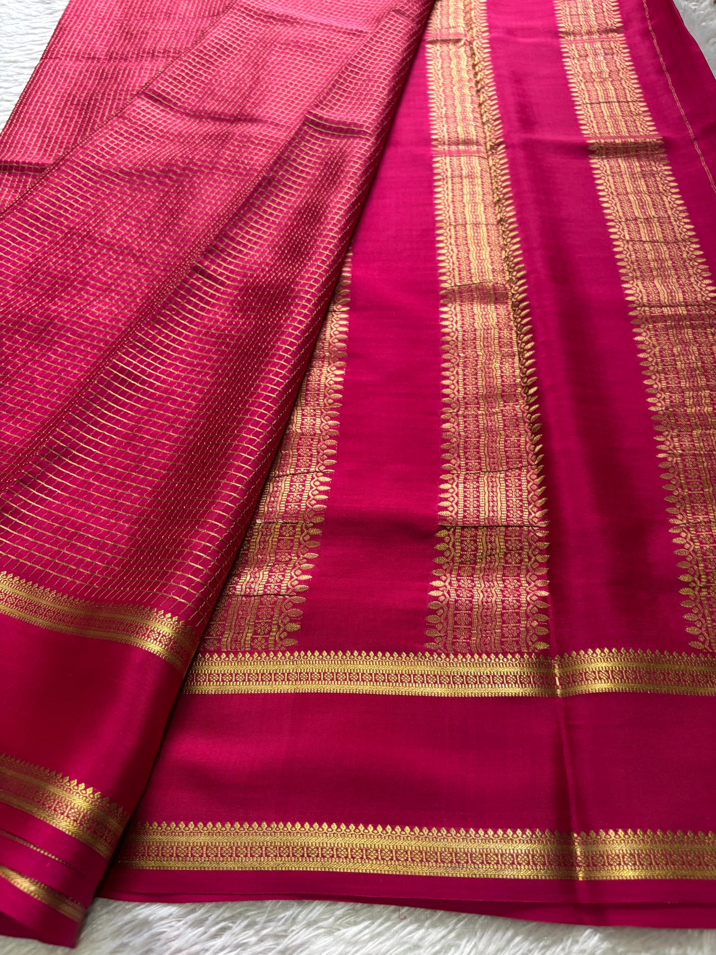 Himani : Solid Rani pink