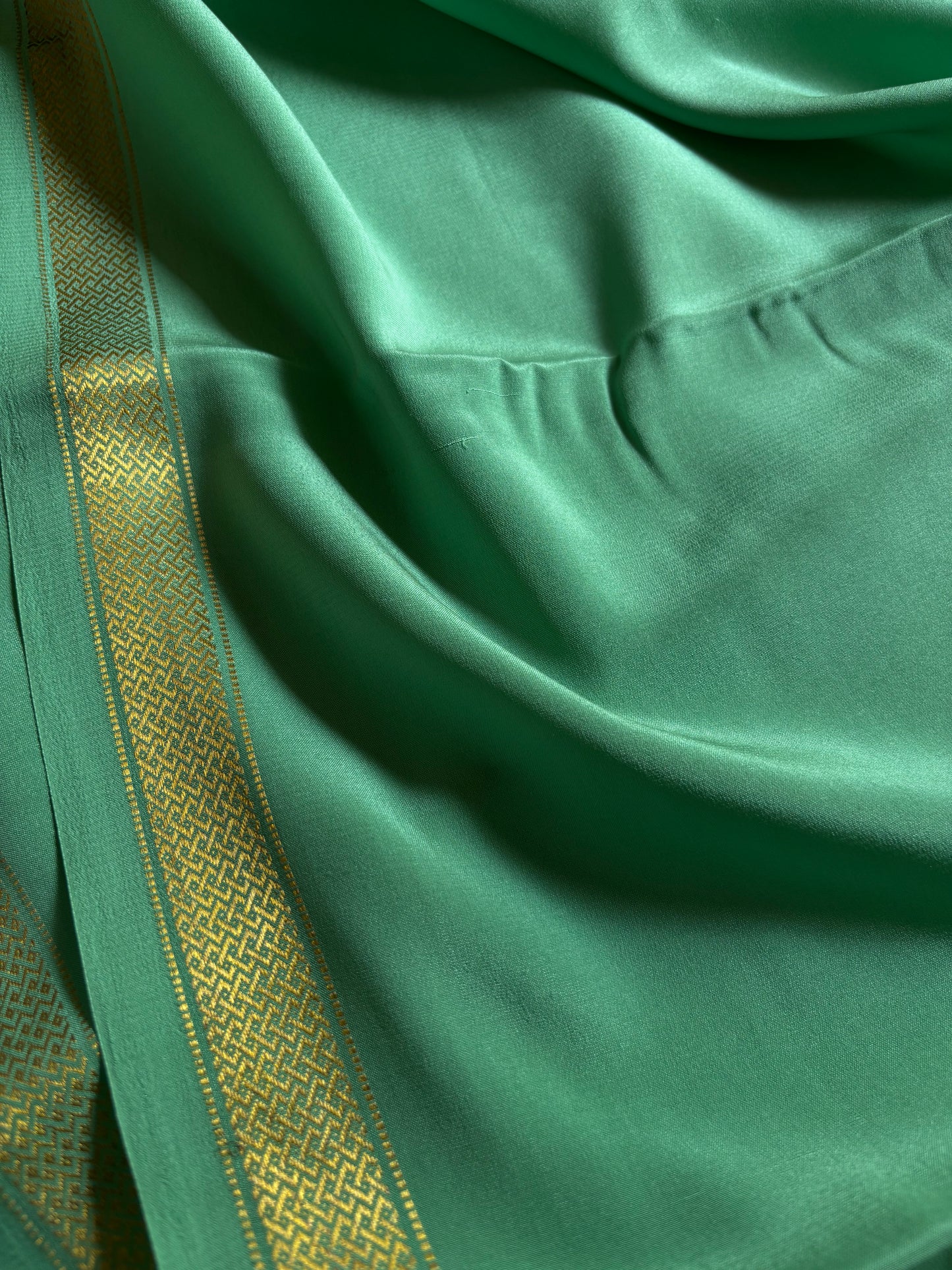 Nivedha : Solid Mint green