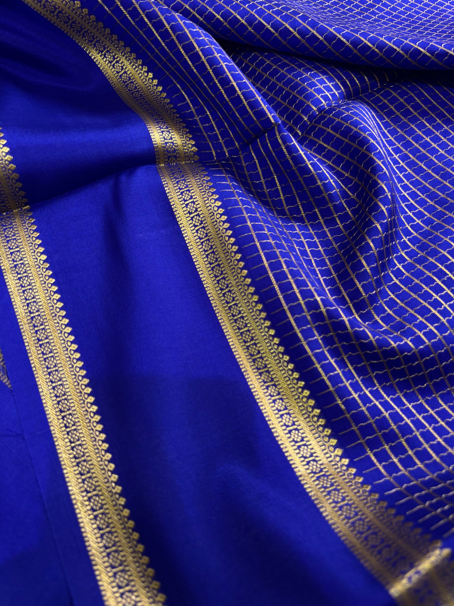 Himani : Solid Royal blue