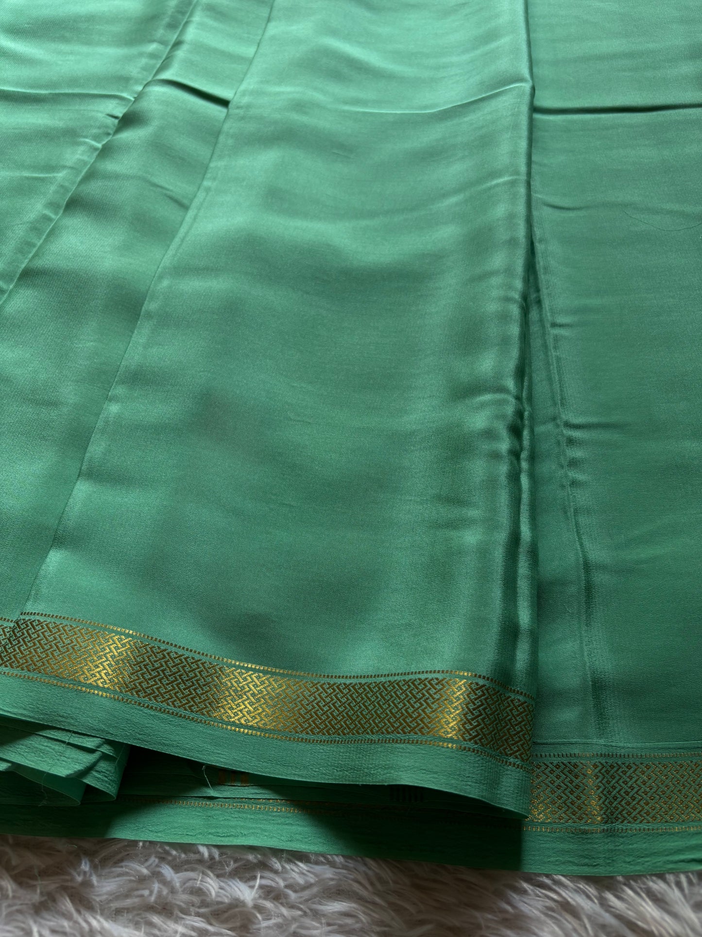 Nivedha : Solid Mint green