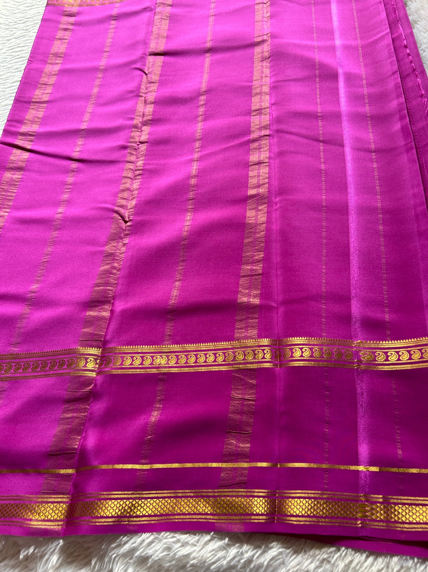 Guna : Solid Bright Magenta