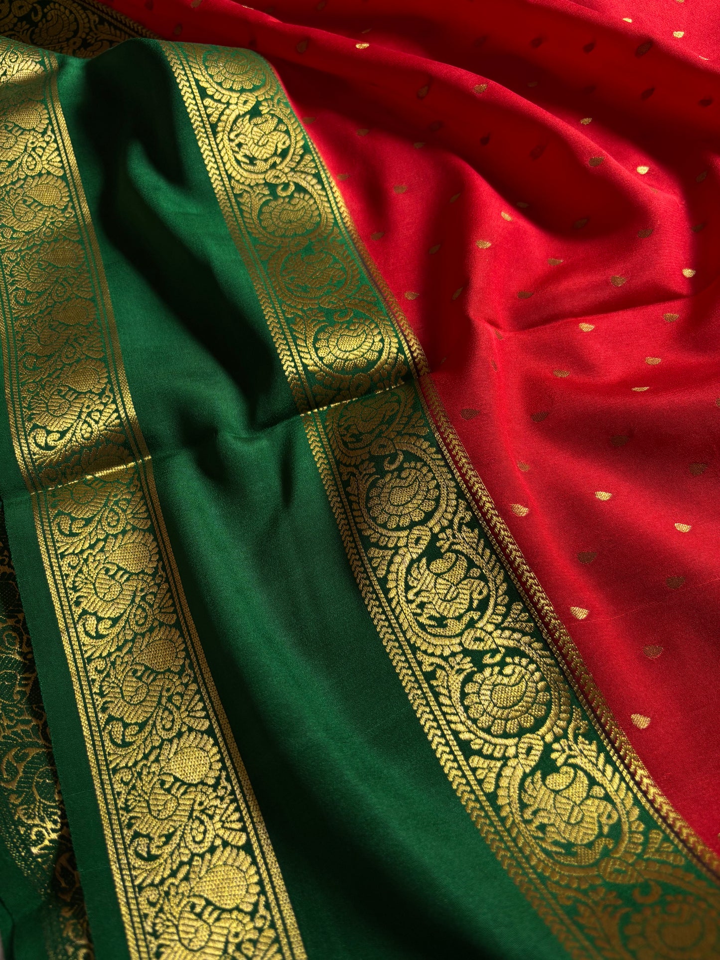 Varshini (2D) : Red-bottle green