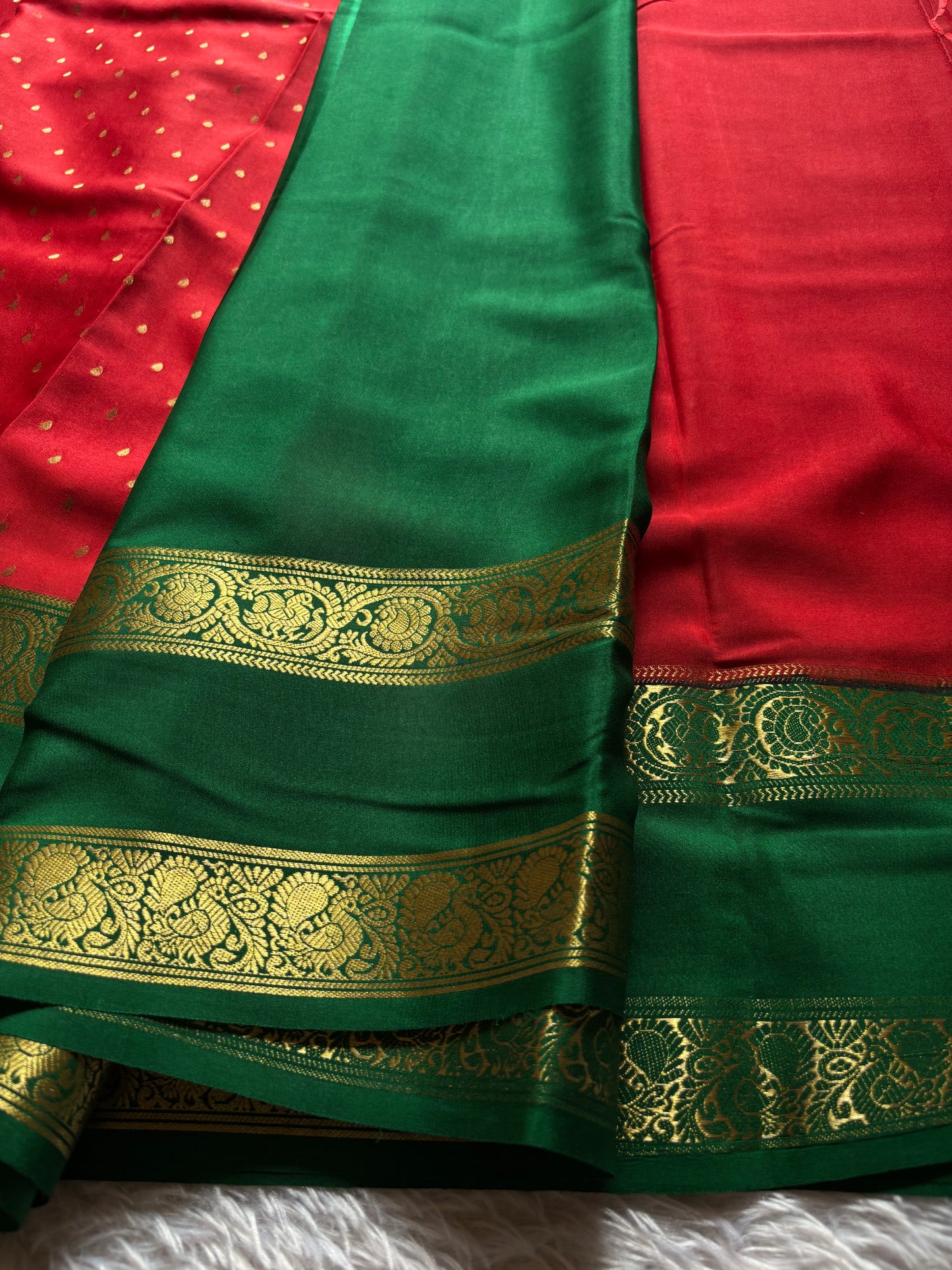 Varshini (2D) : Red-bottle green