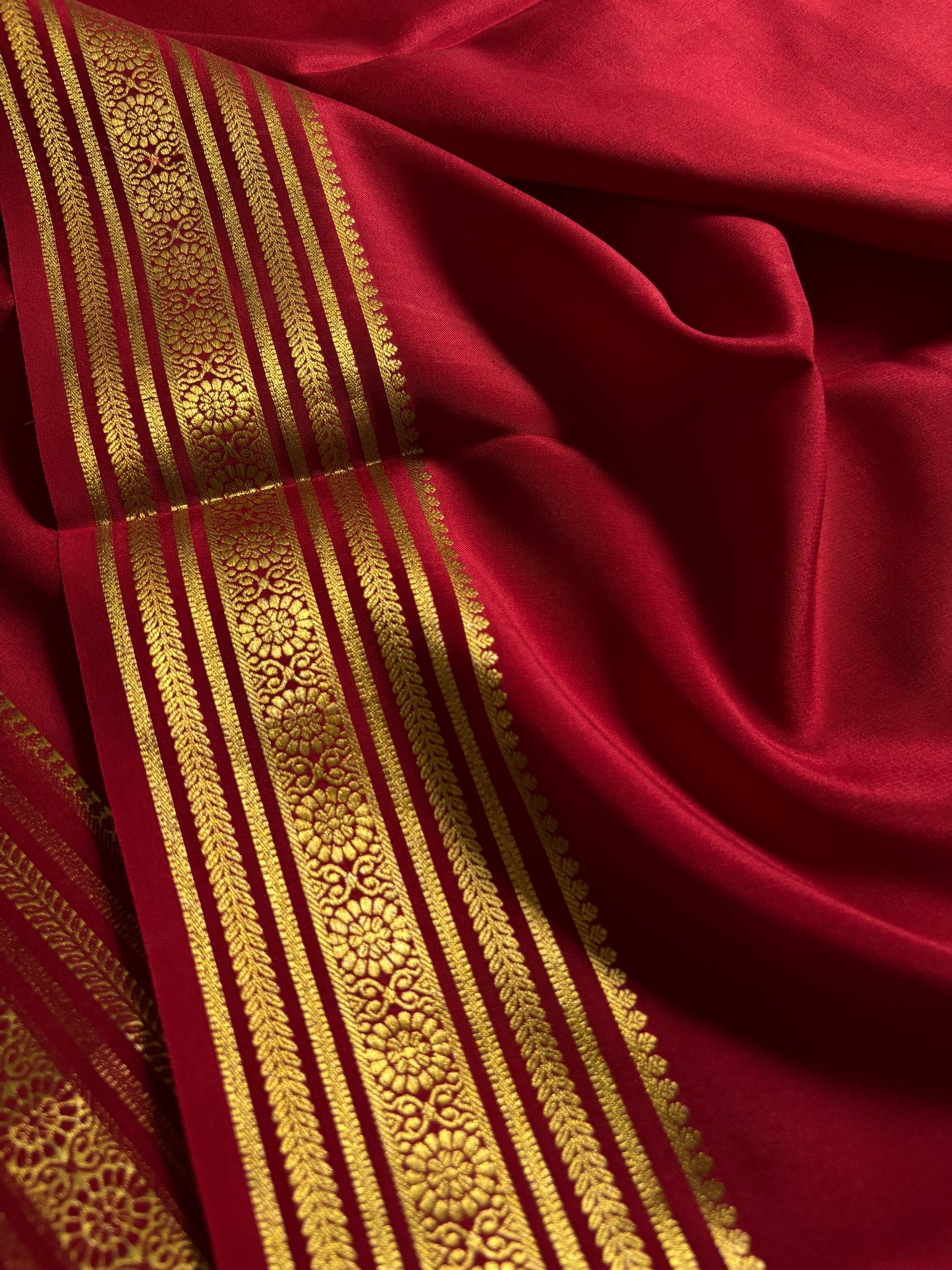 Devika : Solid Dark red