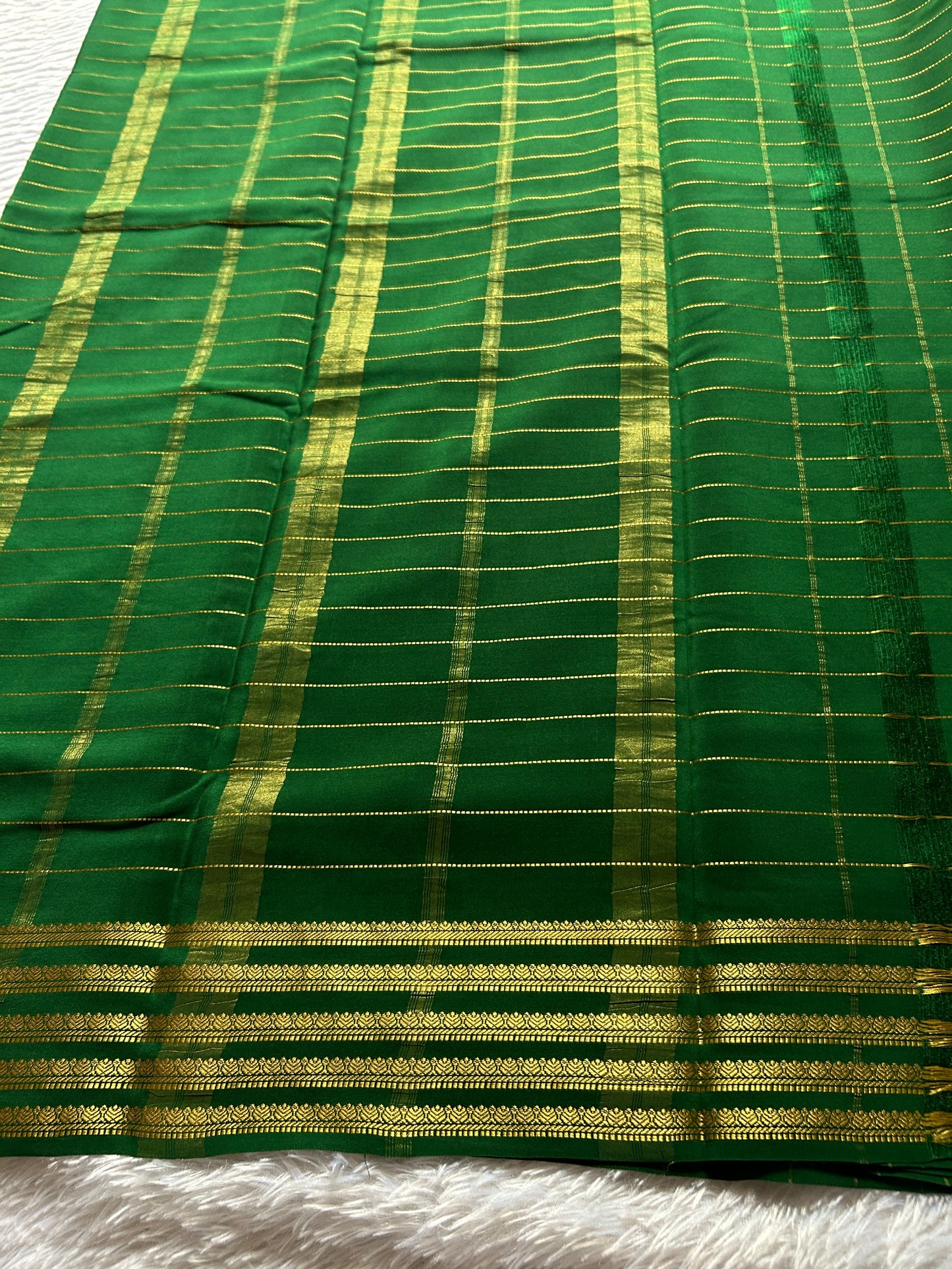 Charuni : Solid Bottle green