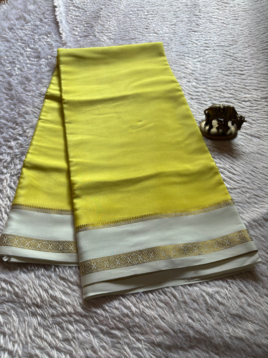 Darshini (2D) : Light yellow-off white