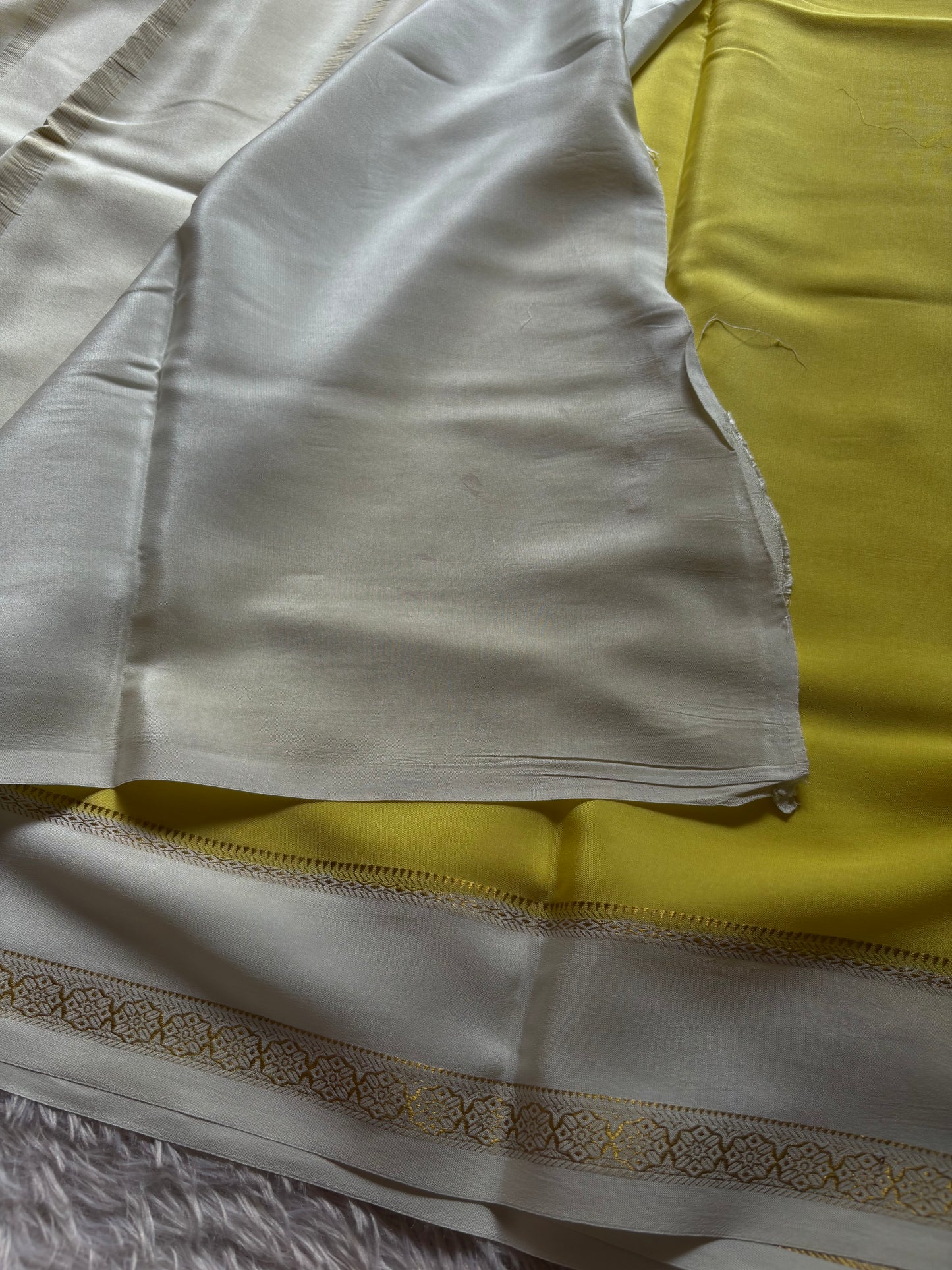 Darshini (2D) : Light yellow-off white