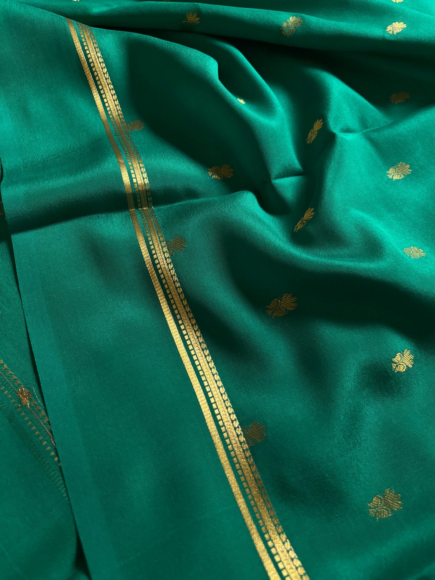 Sahana : Solid Rama green
