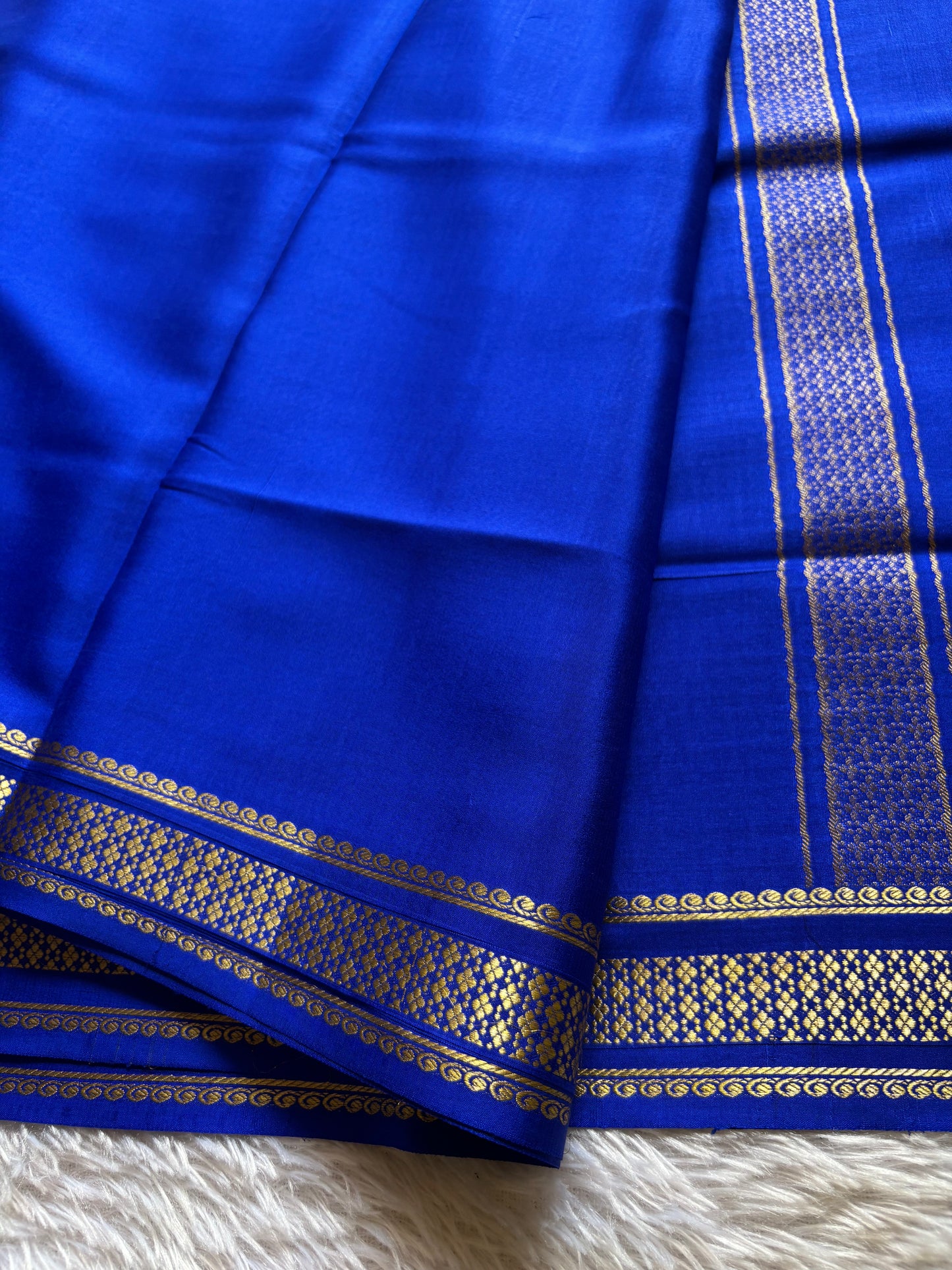 Madhavi : Solid Royal blue