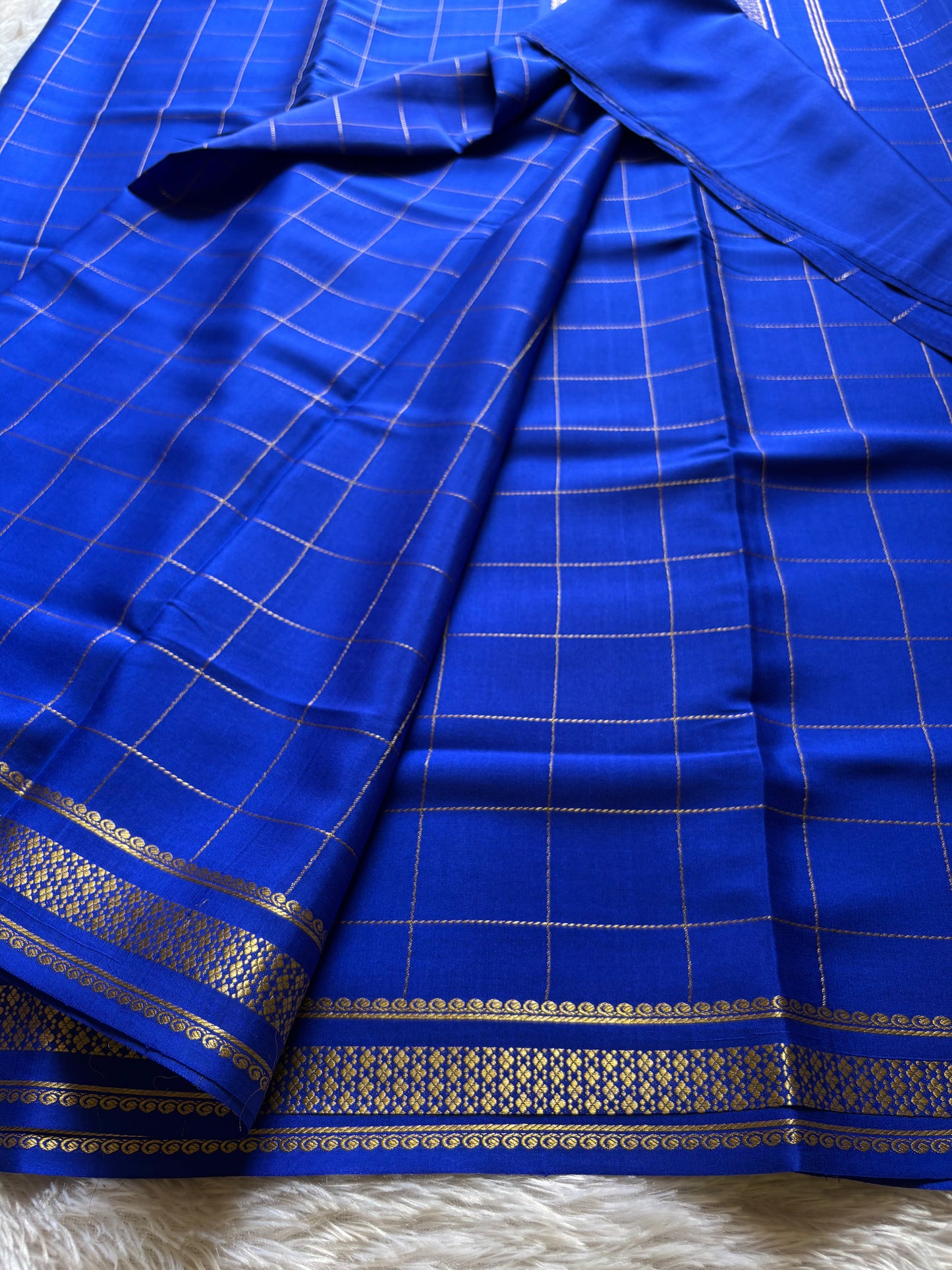 Madhavi : Solid Royal blue