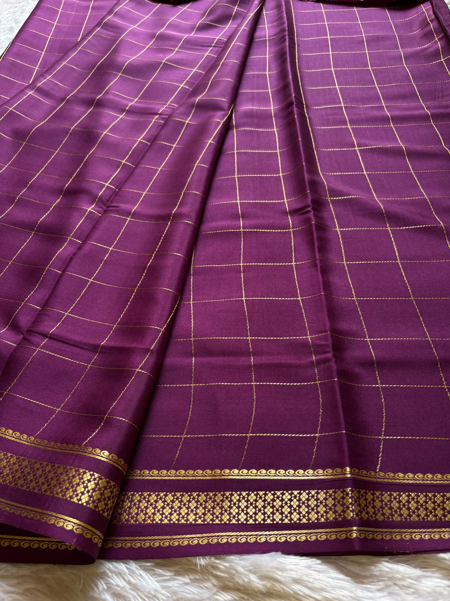 Madhavi : Solid Plum
