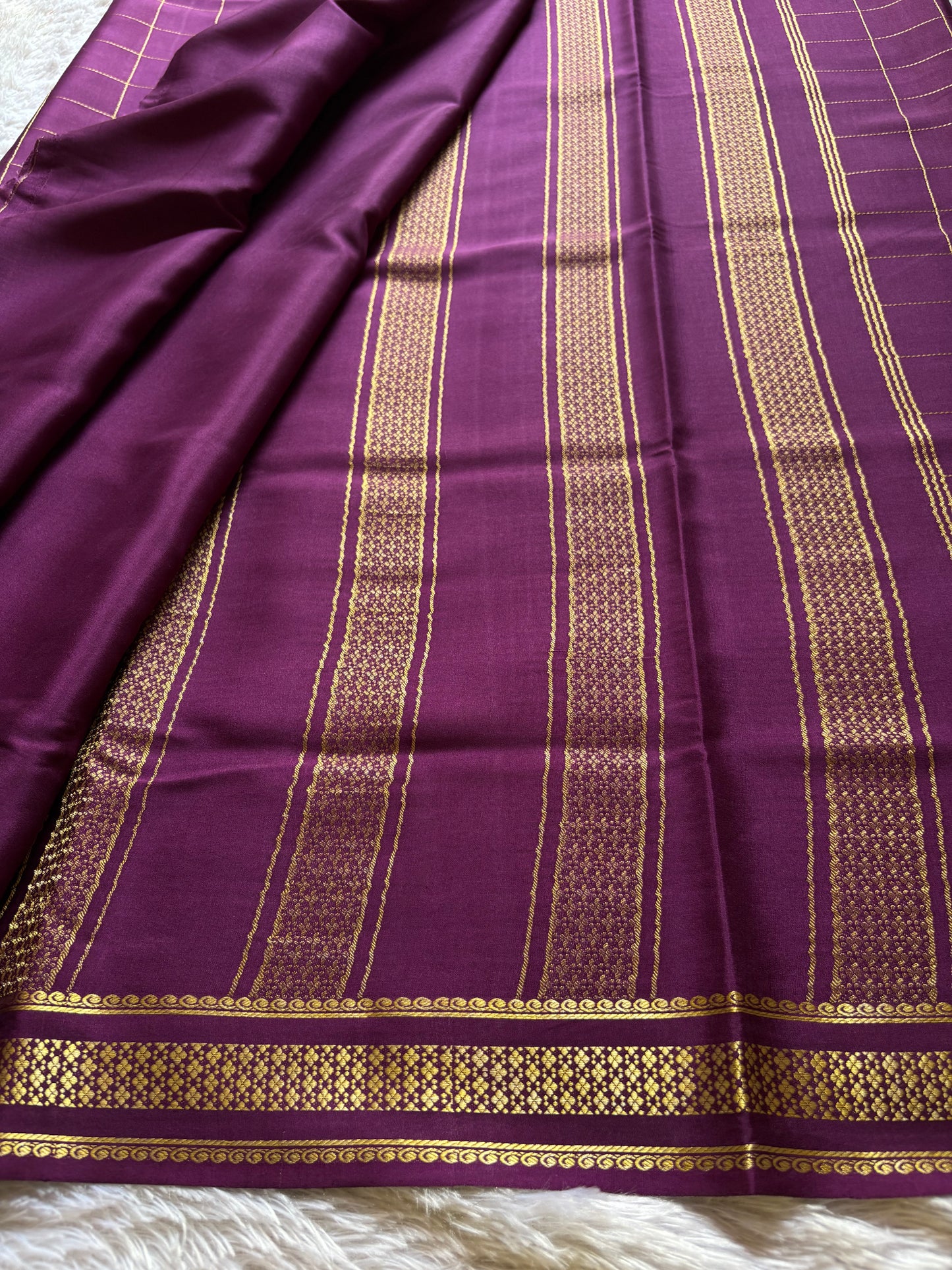 Madhavi : Solid Plum