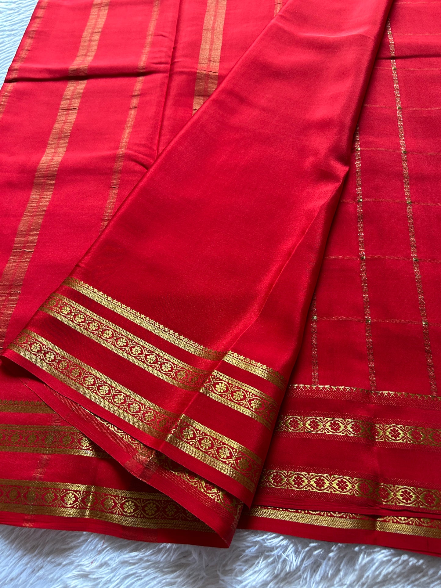 Shyamala : Solid Red