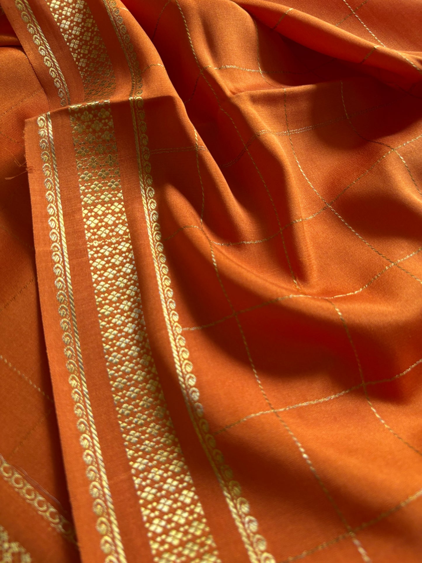 Madhavi : Solid orange