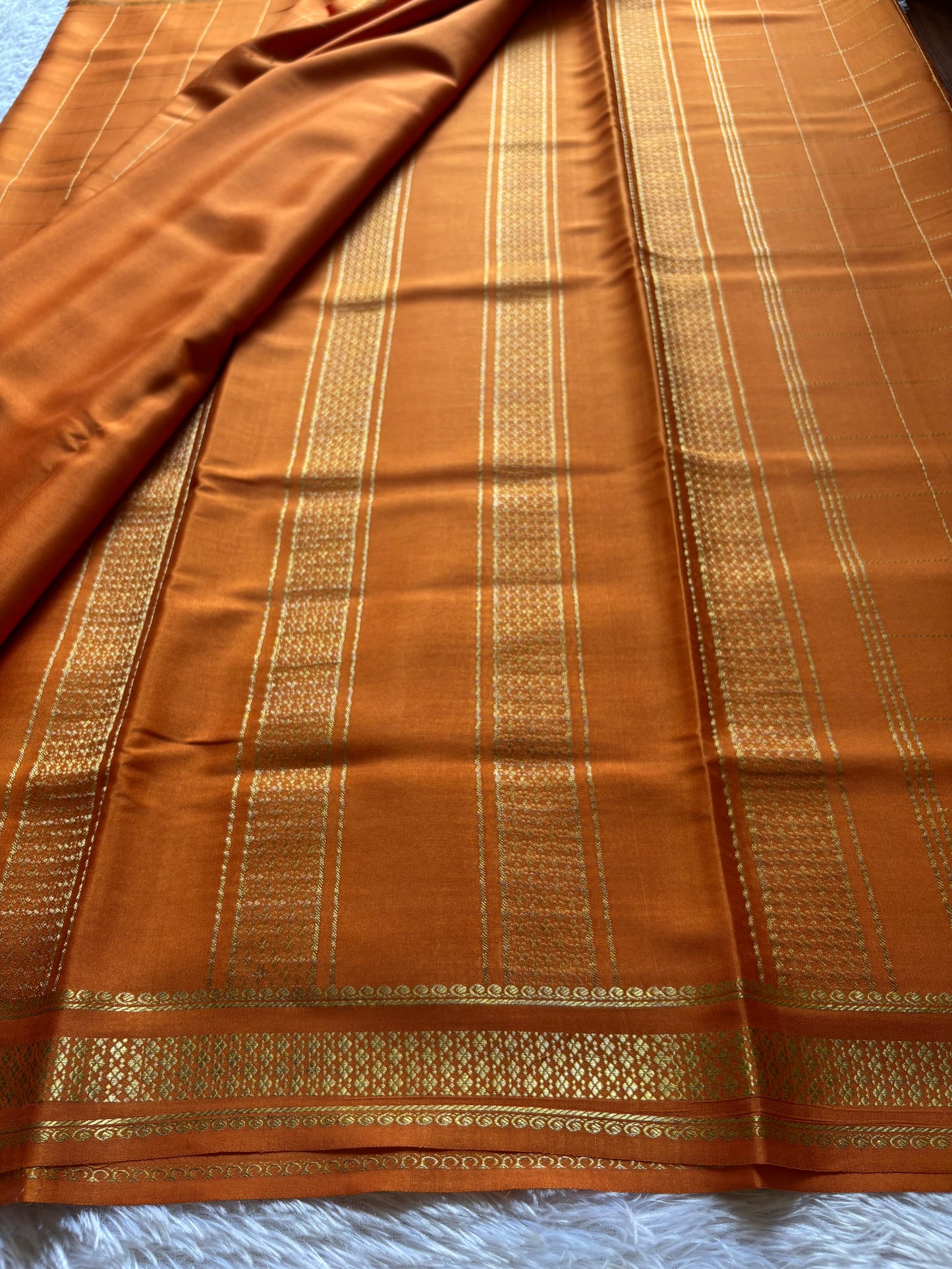 Madhavi : Solid orange