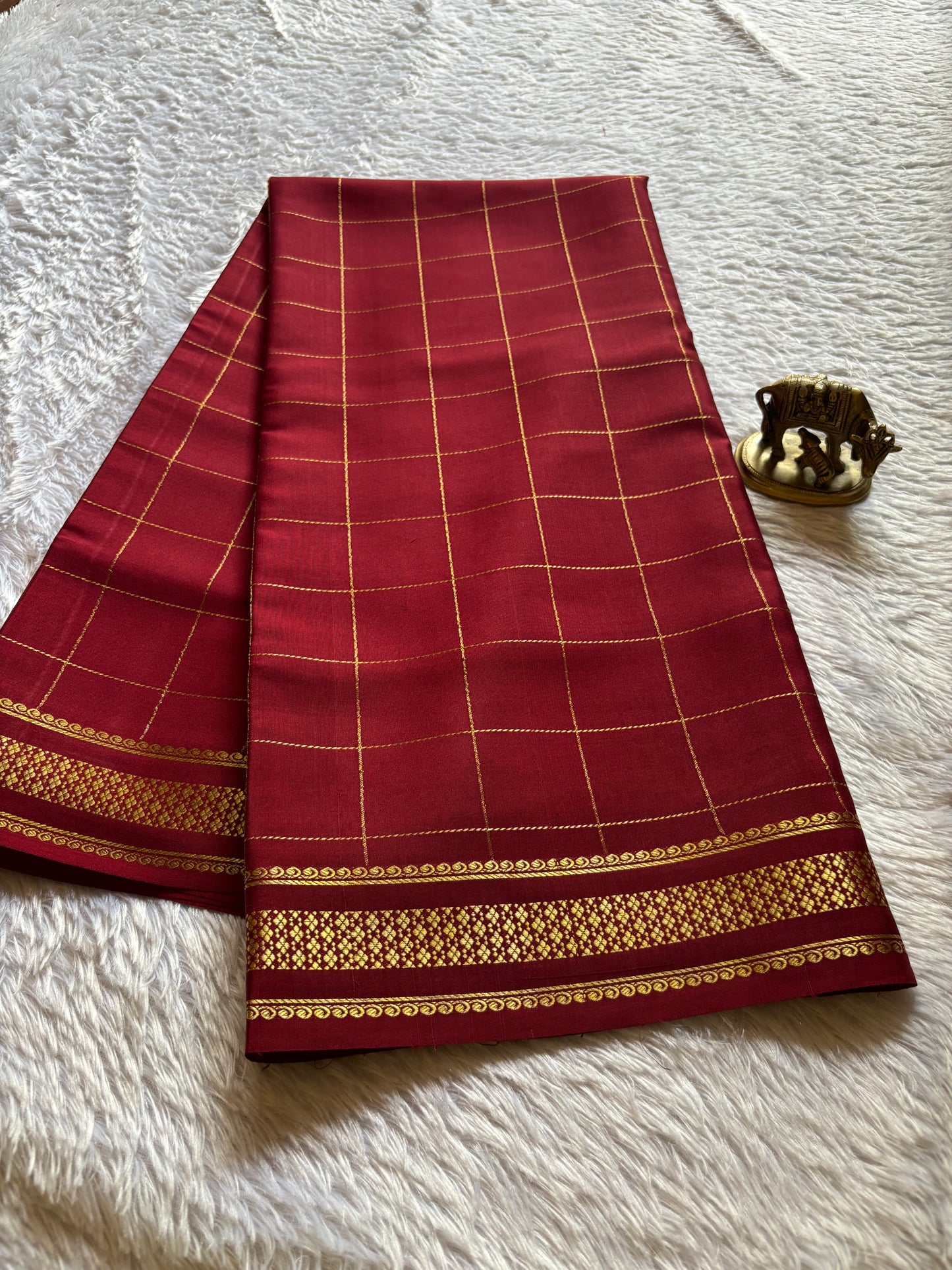 Madhavi : Solid Maroon