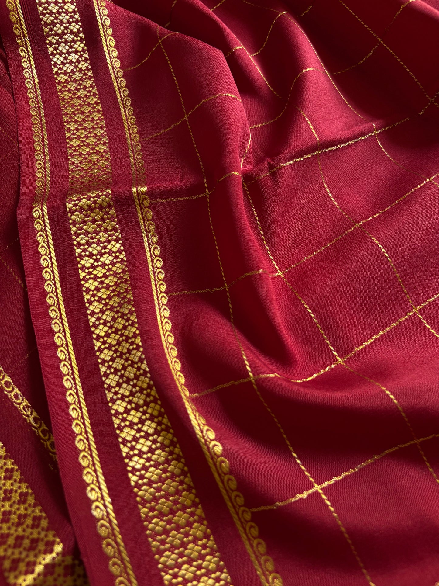 Madhavi : Solid Maroon