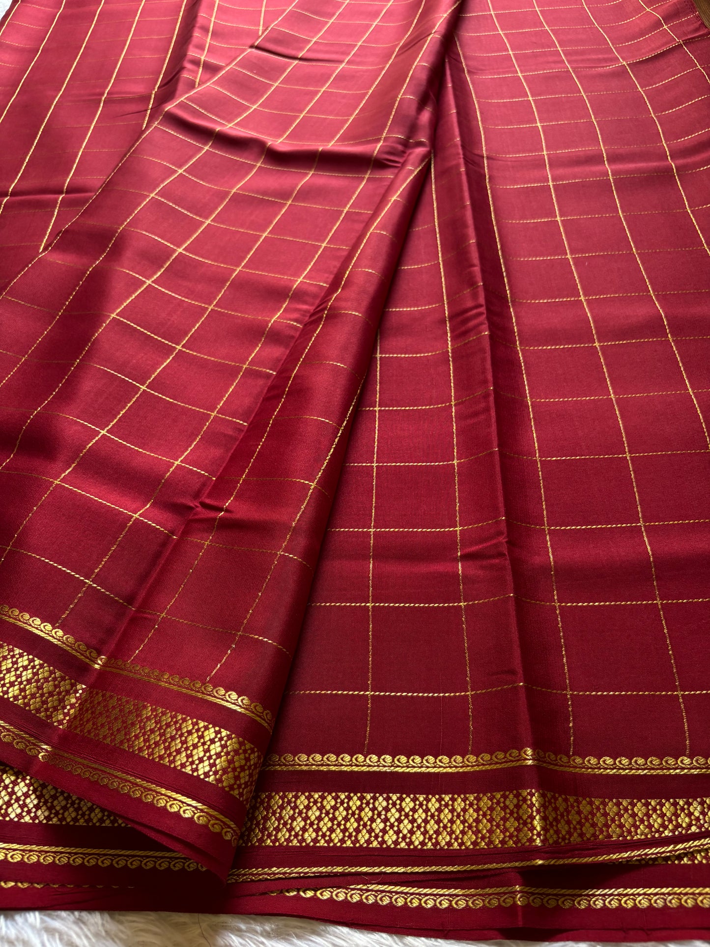 Madhavi : Solid Maroon