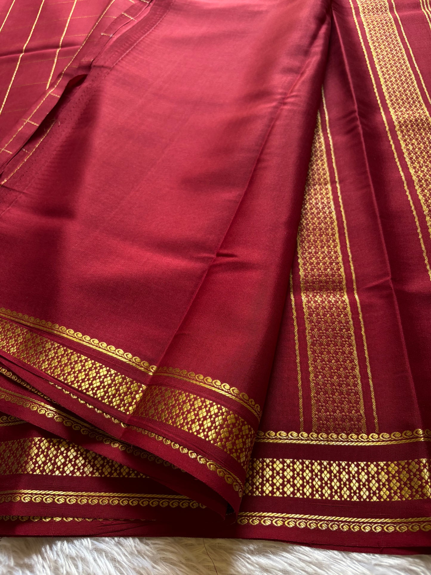 Madhavi : Solid Maroon