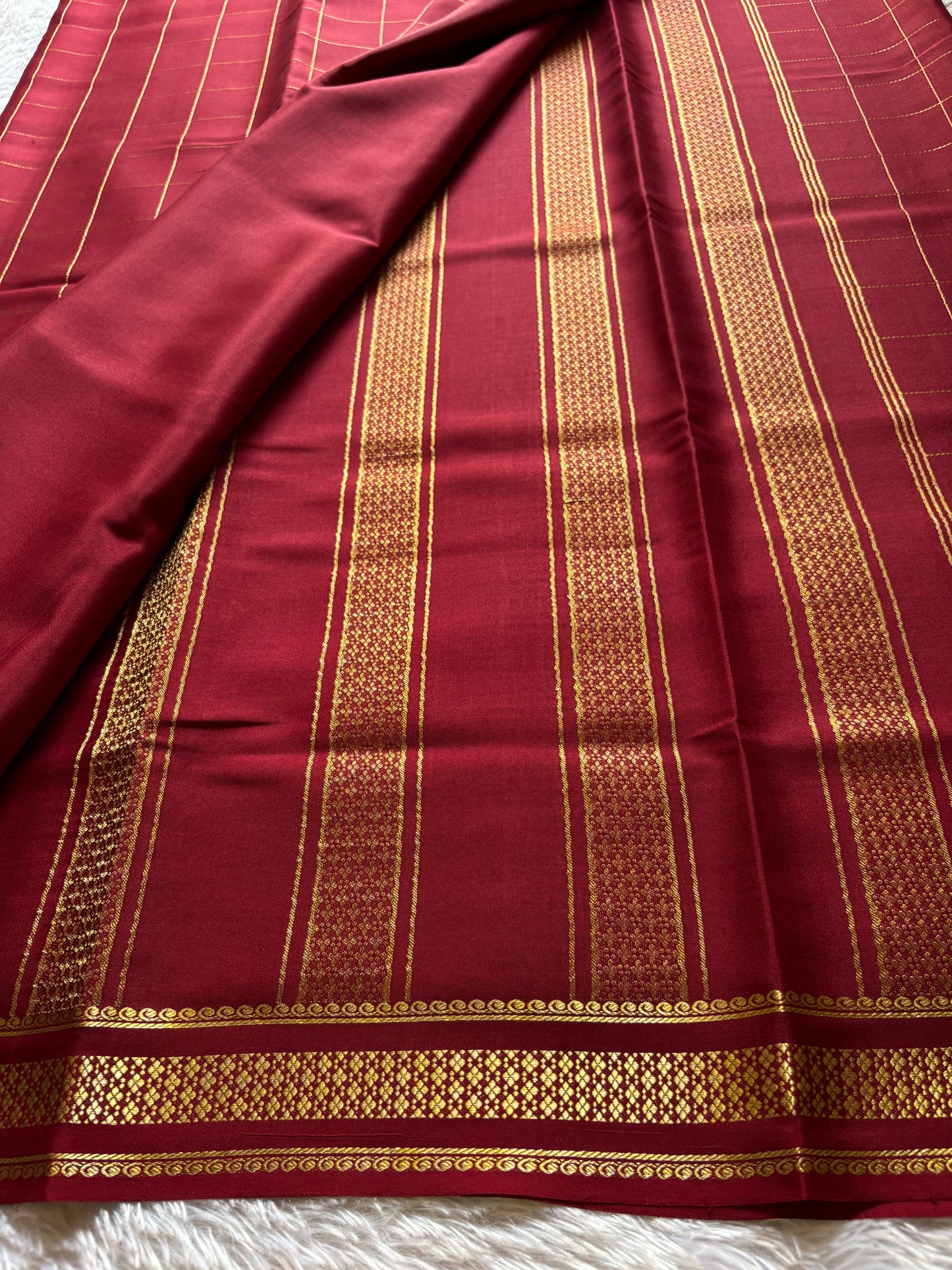 Madhavi : Solid Maroon