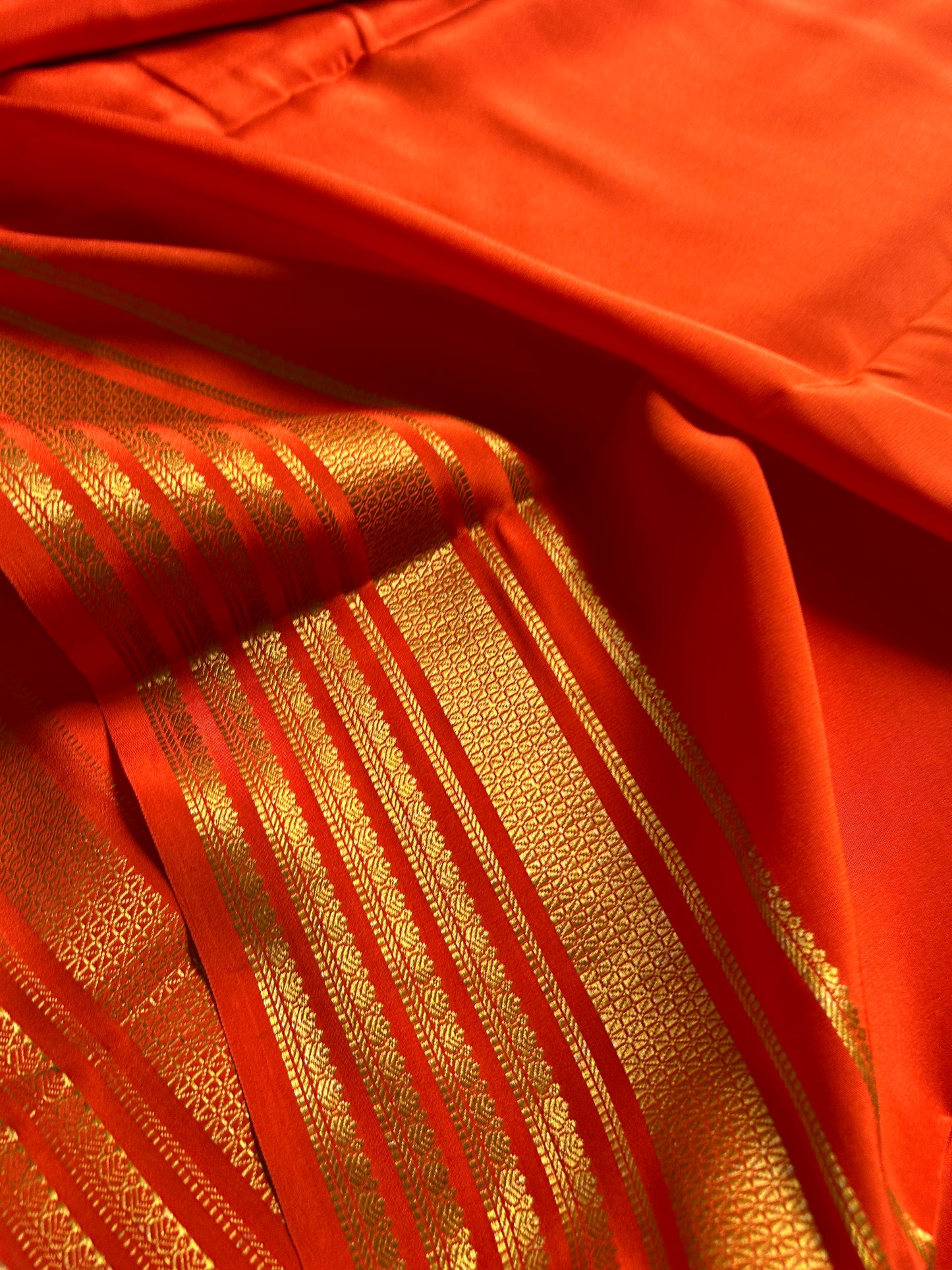 Atreyi : Solid Orange