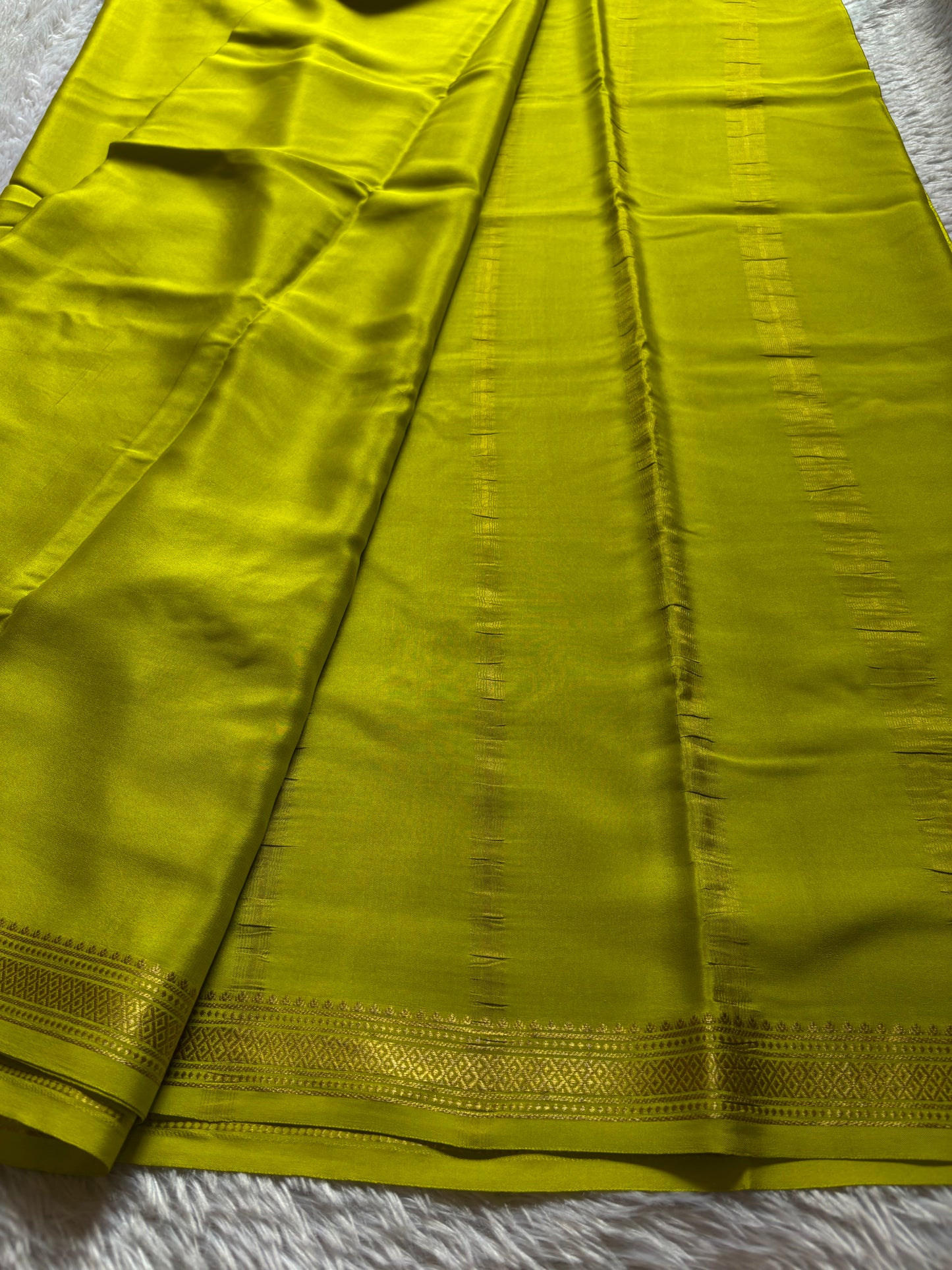 Preetha : Solid Olive