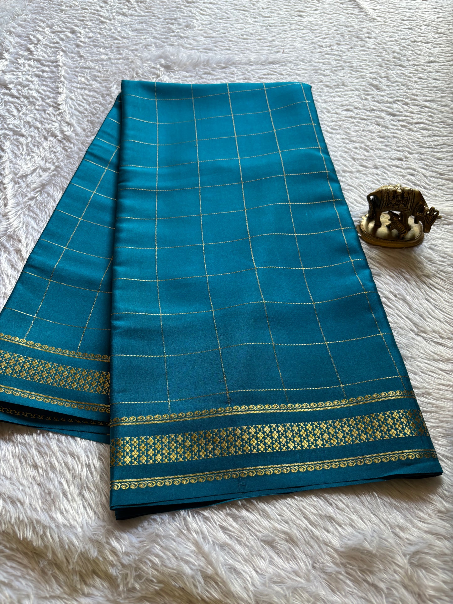 Madhavi : Solid Ananda blue