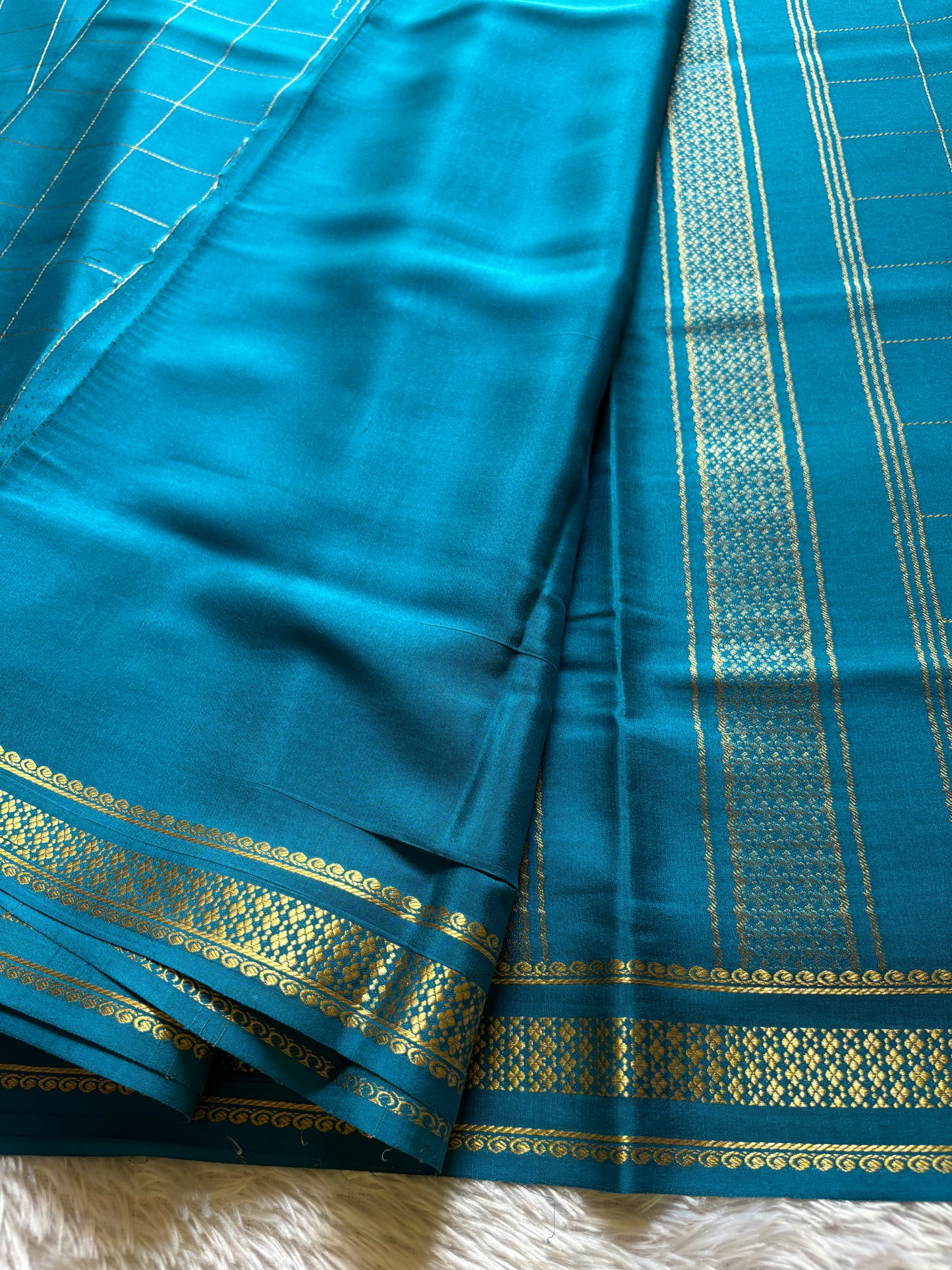 Madhavi : Solid Ananda blue