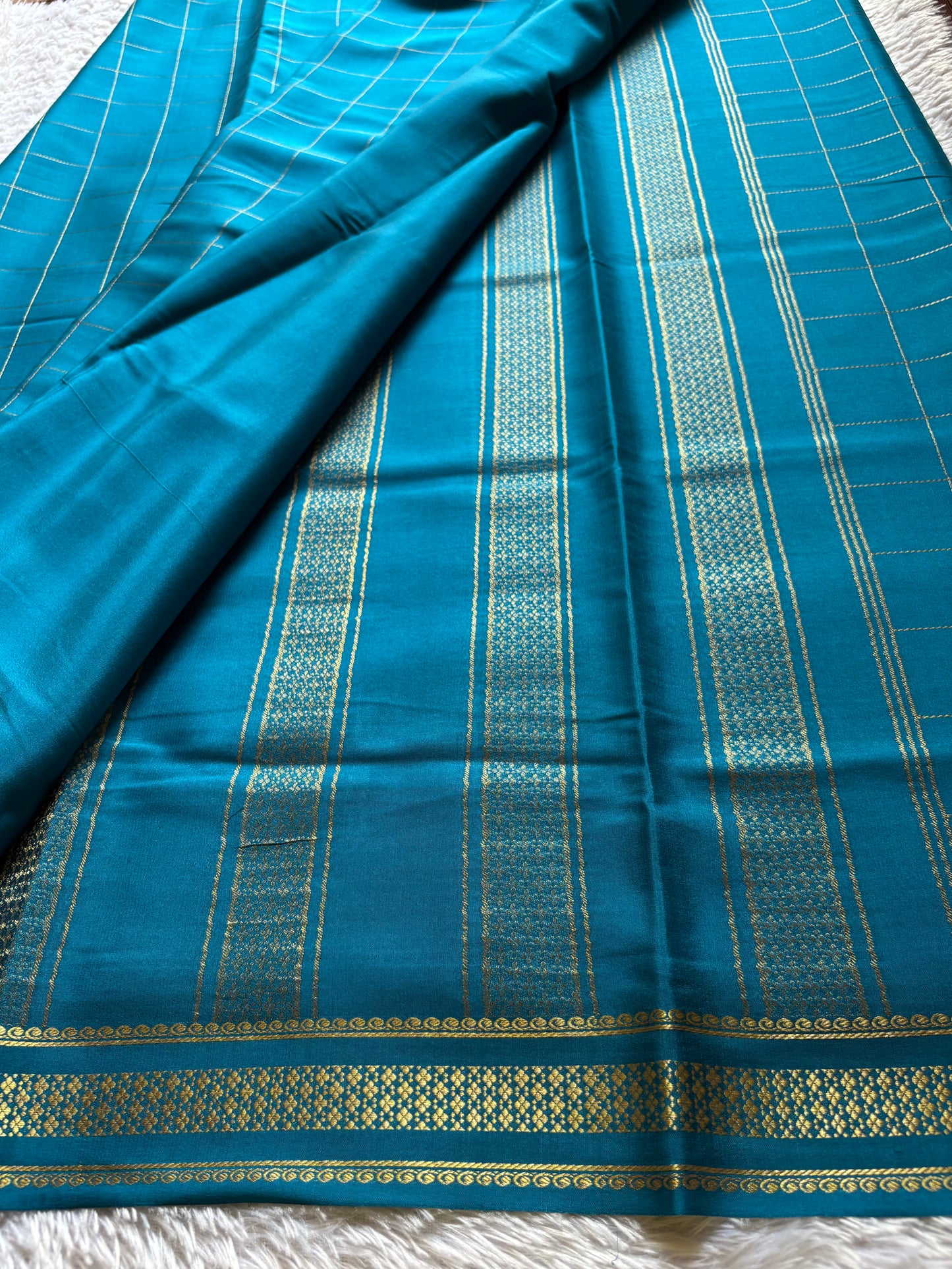 Madhavi : Solid Ananda blue