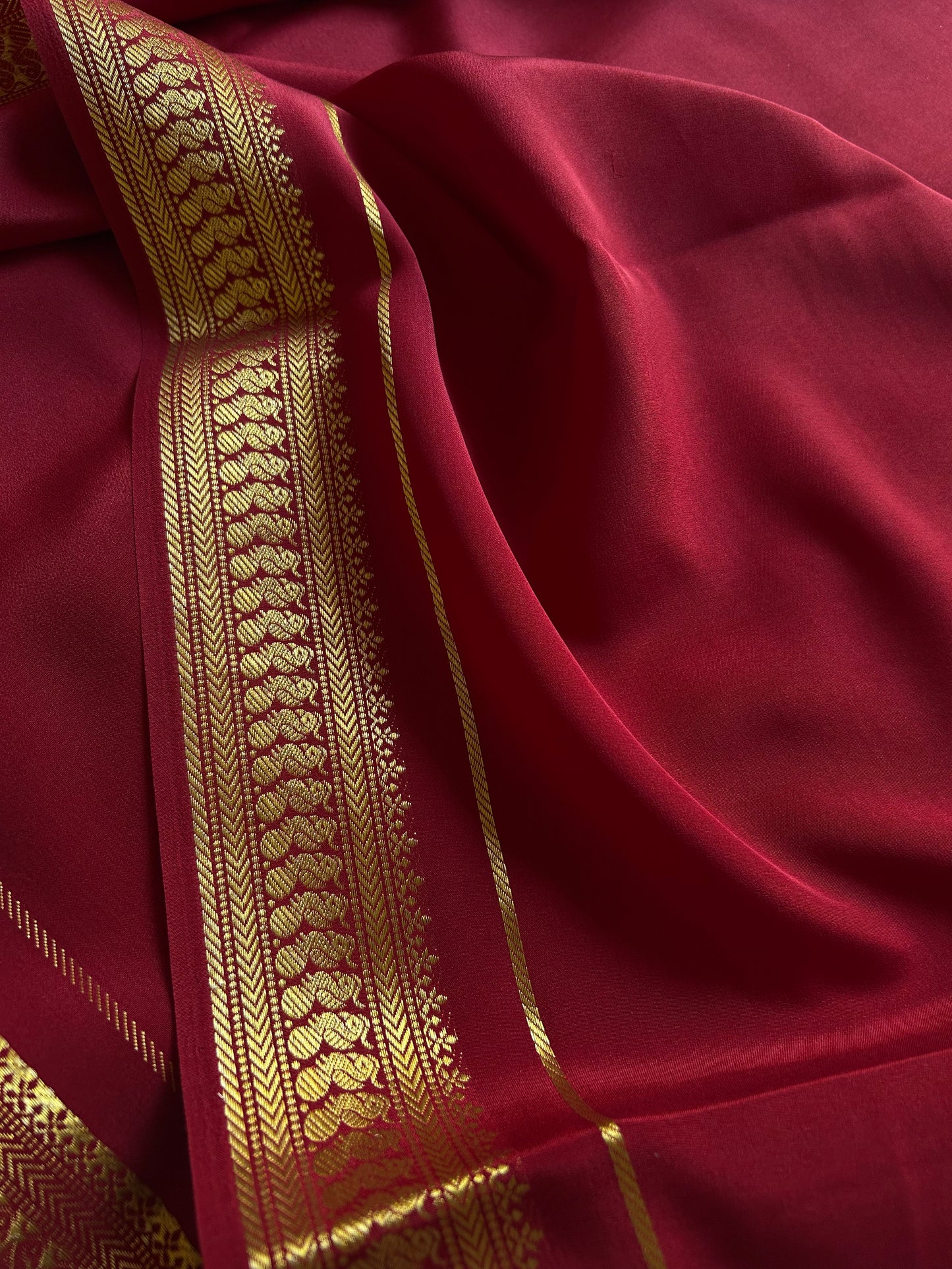 Mayuri : Solid Maroon
