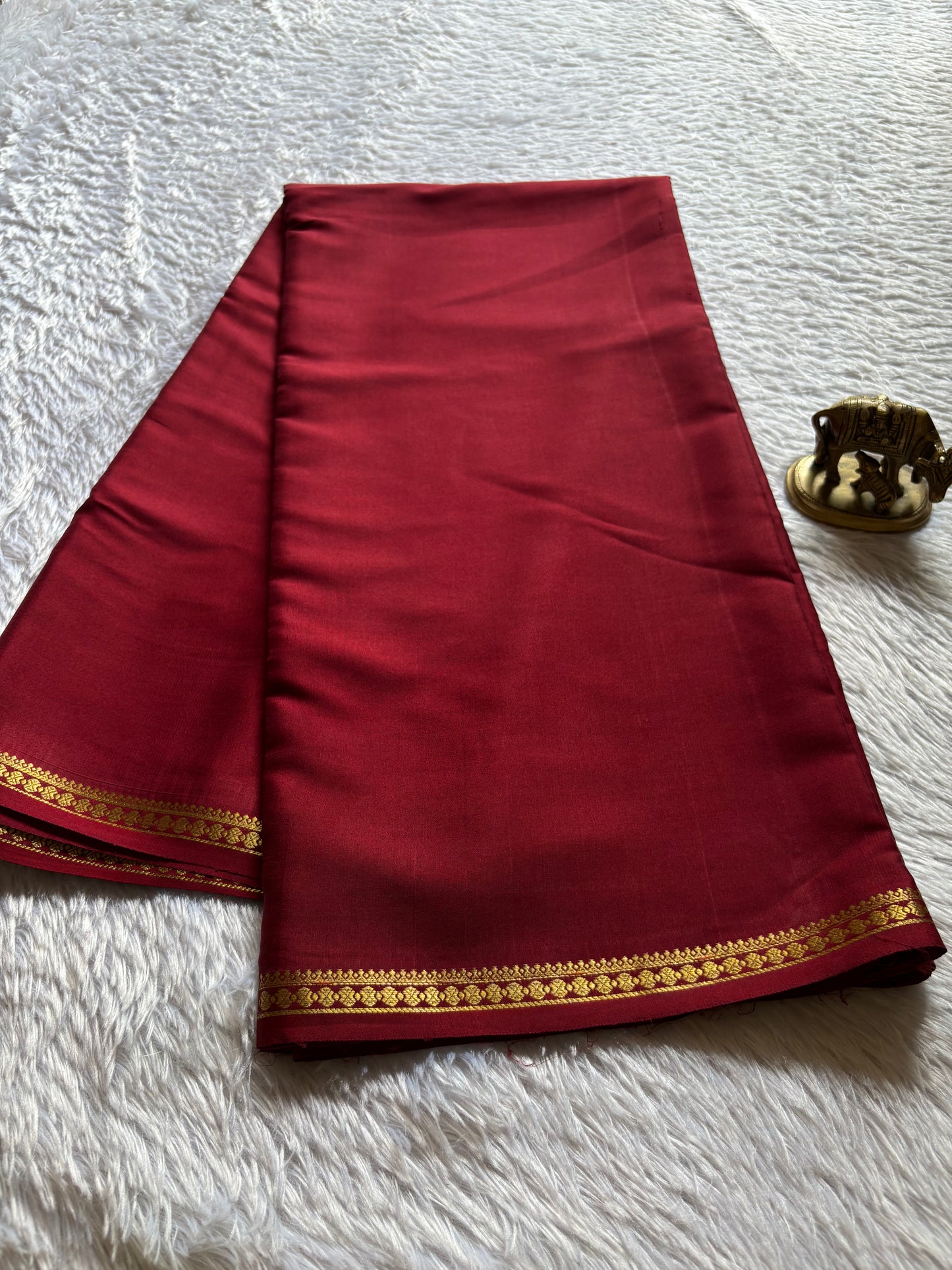 Ratna : Solid Maroon