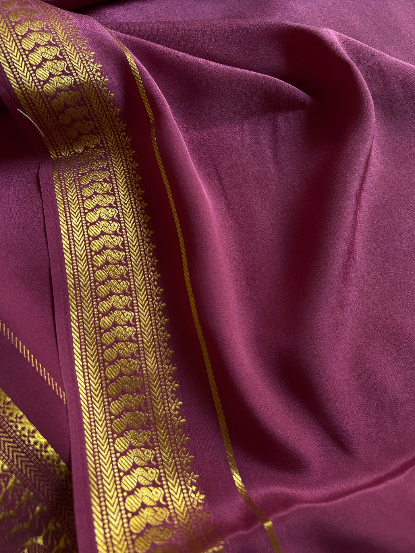 Mayuri : Solid Deep Onion pink