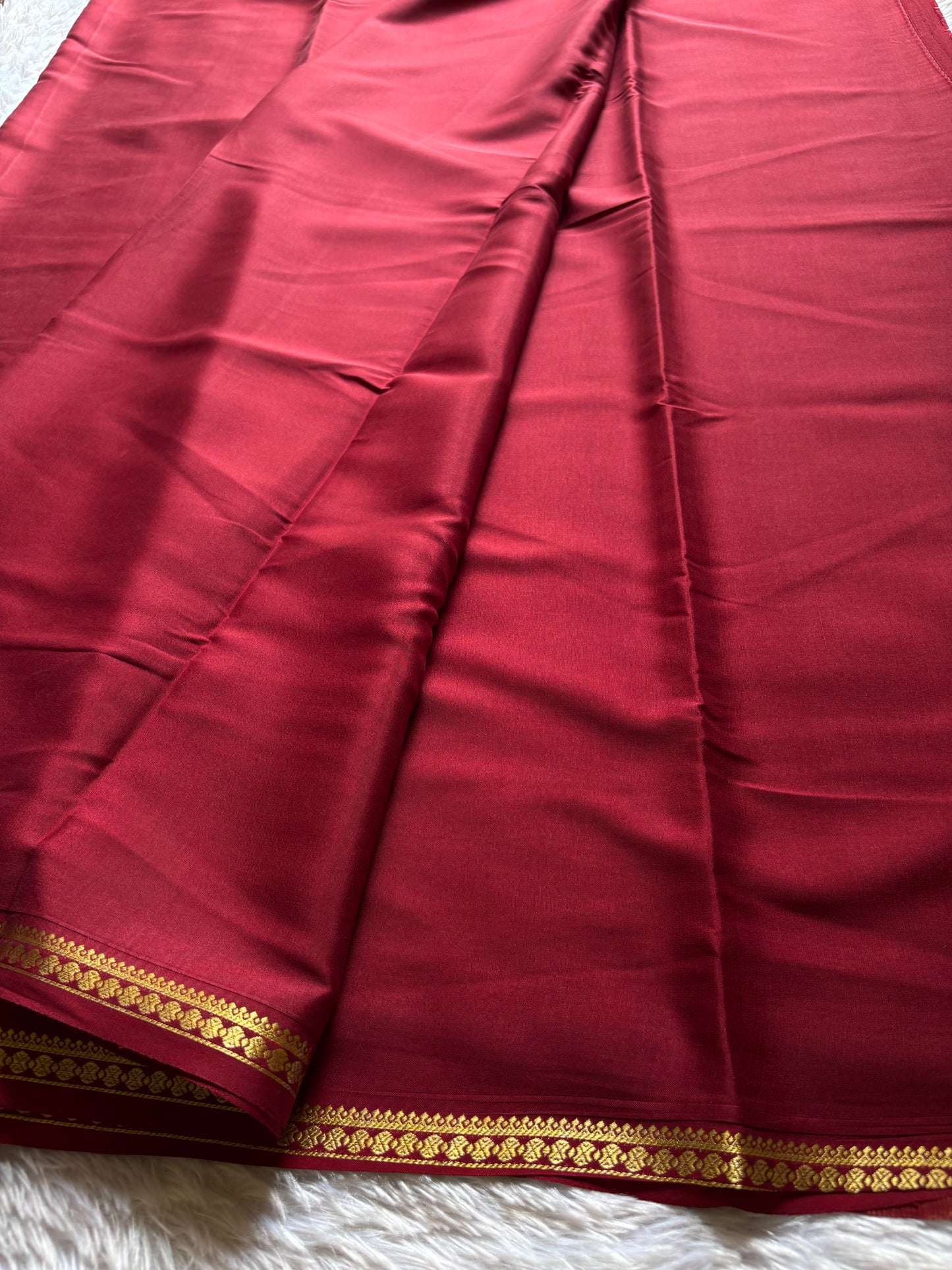 Ratna : Solid Maroon