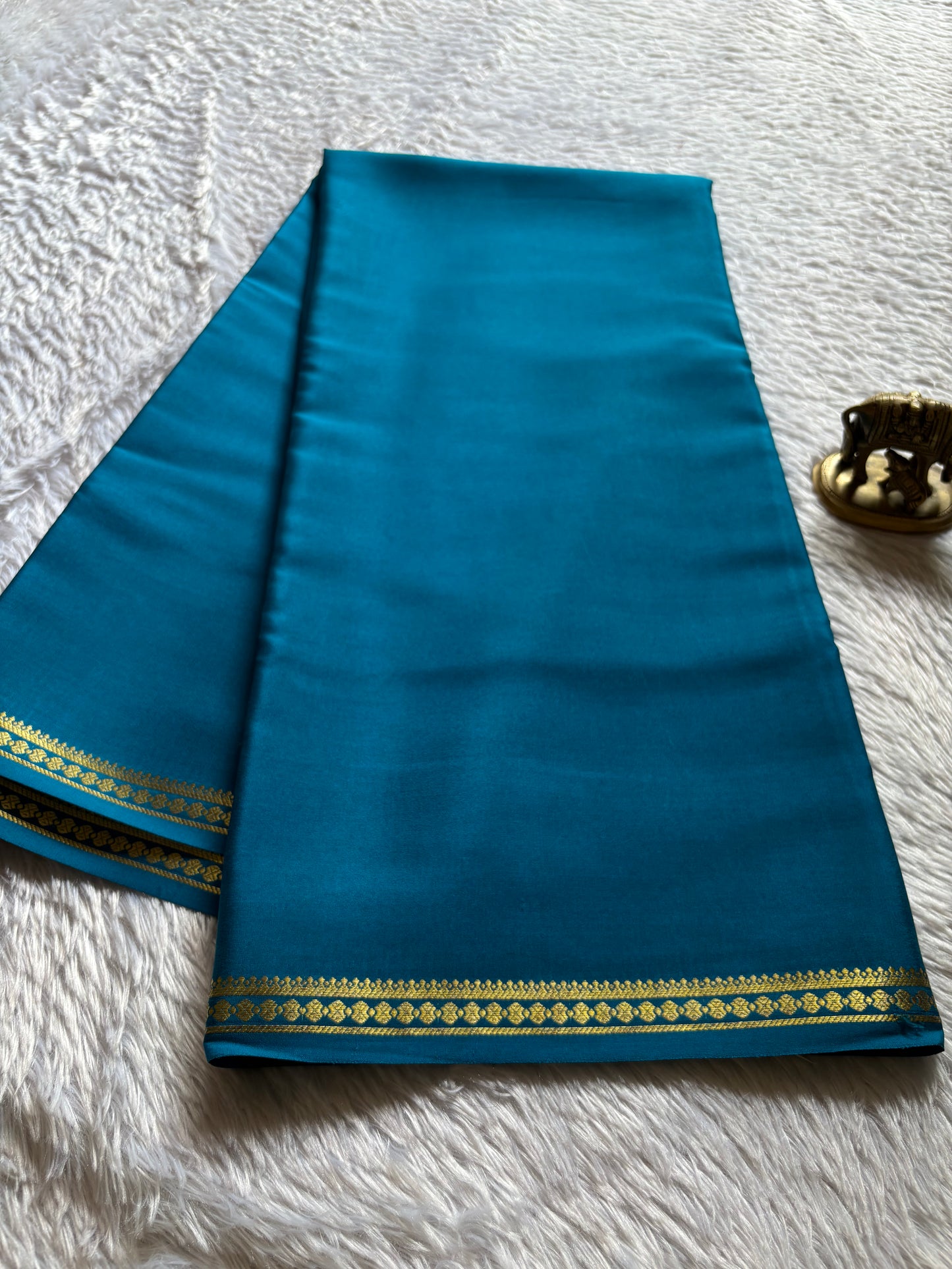 Ratna : Solid Teal blue